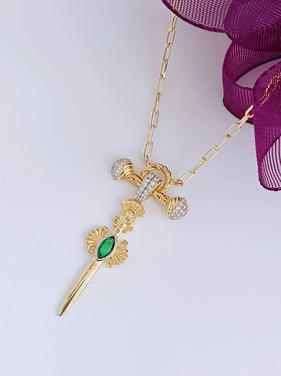 925 Ayar Gümüş Yeşil Taşlı  Mistik Koruyucu Kılıç Kolye