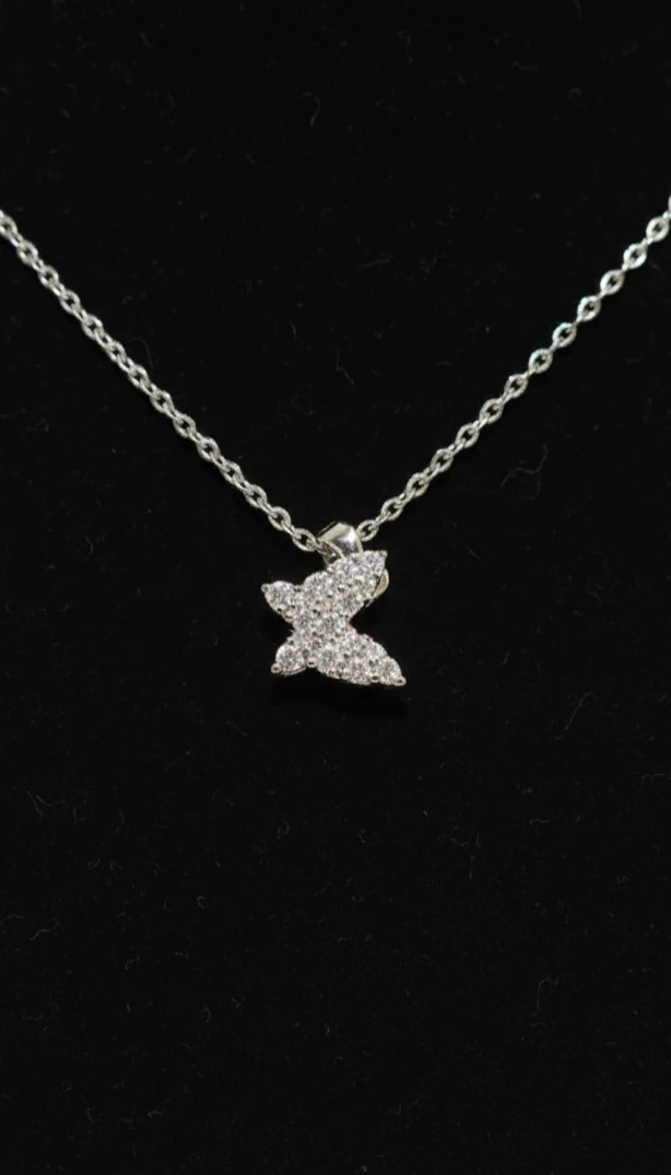 Zarif Kanatlar: Minimal Kelebek Kolye