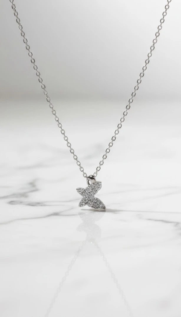 Zarif Kanatlar: Minimal Kelebek Kolye