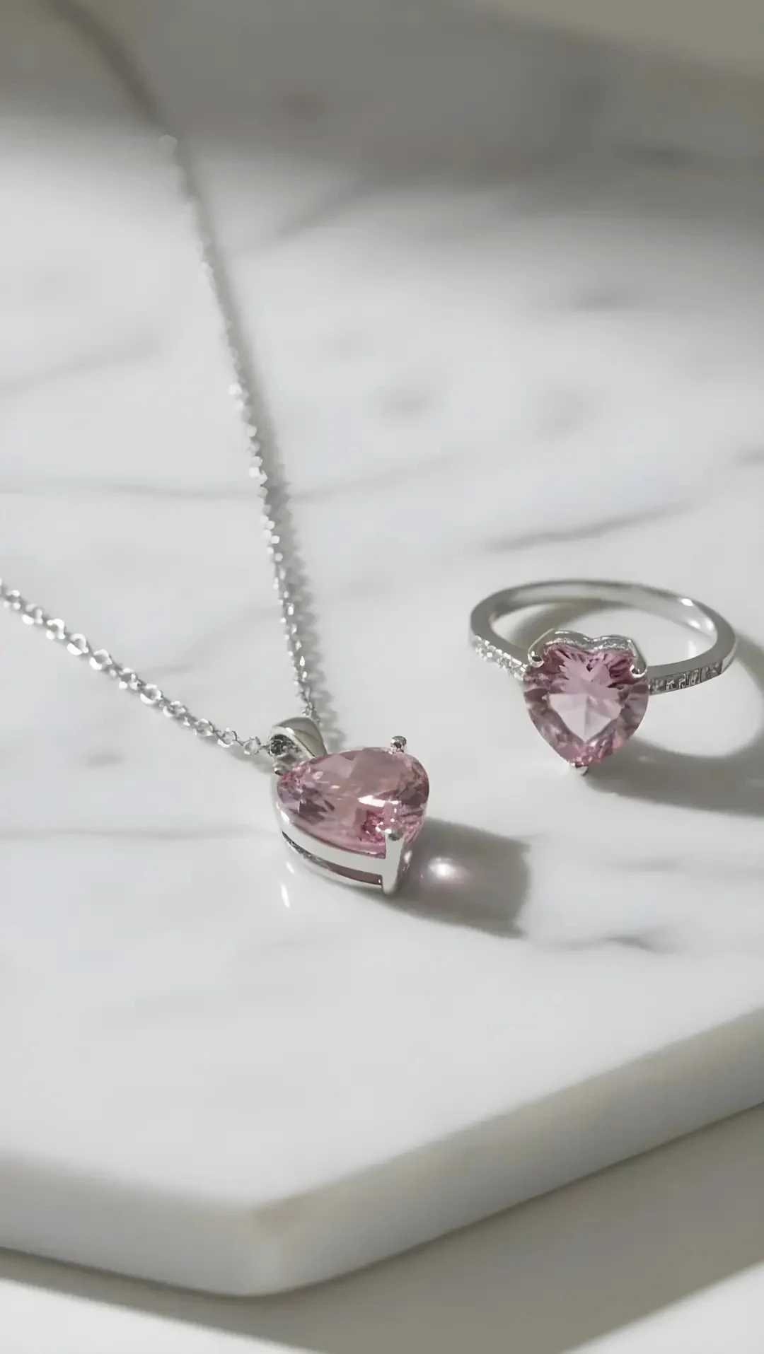✨ Kalp Kesim Pembe Taşlı Çelik Kolye & Yüzük Seti