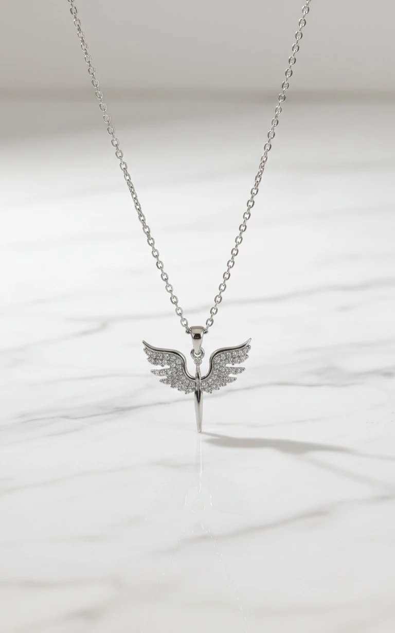 Koruyucu Meleğim: Saf Işıltı Kolye