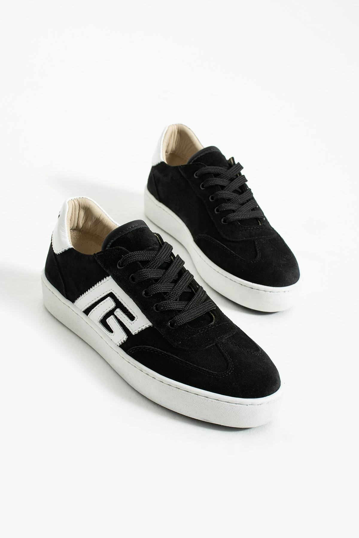 Hakiki Deri Kadın Sneaker Siyah Bağcıklı Desenli Günlük Spor Ayakkabı