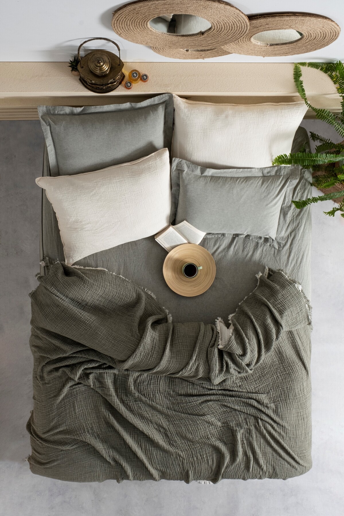 Double Face Planets 4 Katlı Müslin Yatak Örtüsü Çift Kişilik 220x240cm