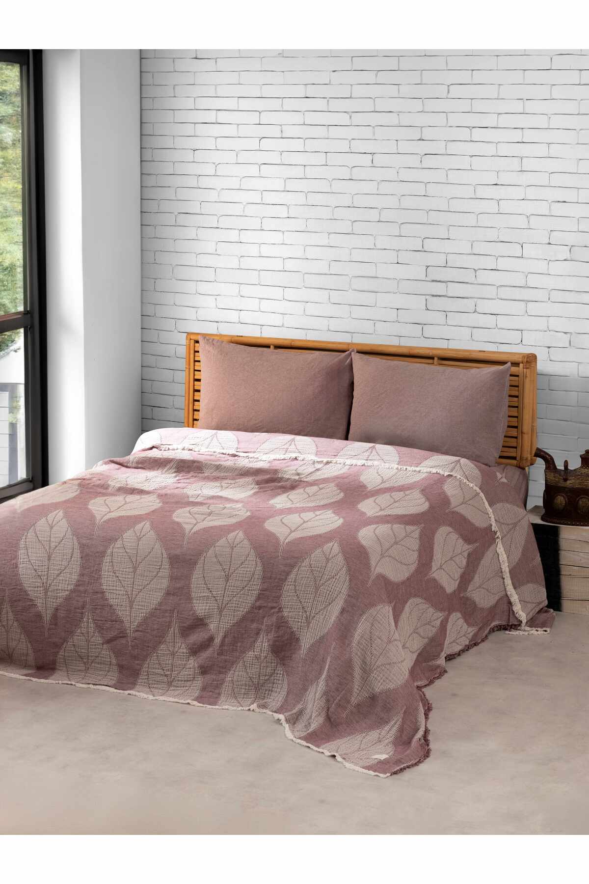Müslin 4 Katlı Büyük Yaprak Desenli (JAKARLI) Çift Kişilik Yatak Örtüsü-yazlık Pike 240x260cm