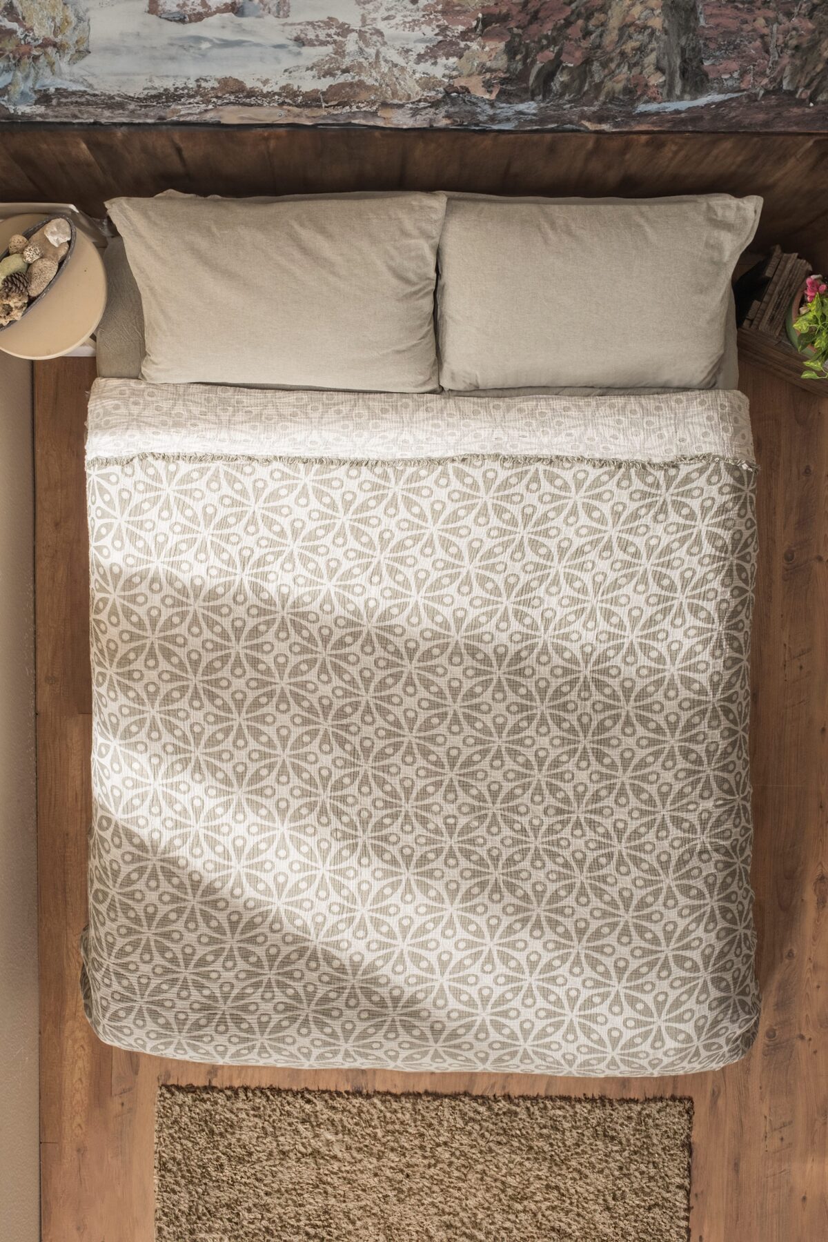 Çift Kişilik Damla Puantiye Desenli %100 Organik Pamuk Müslin Yatak Örtüsü