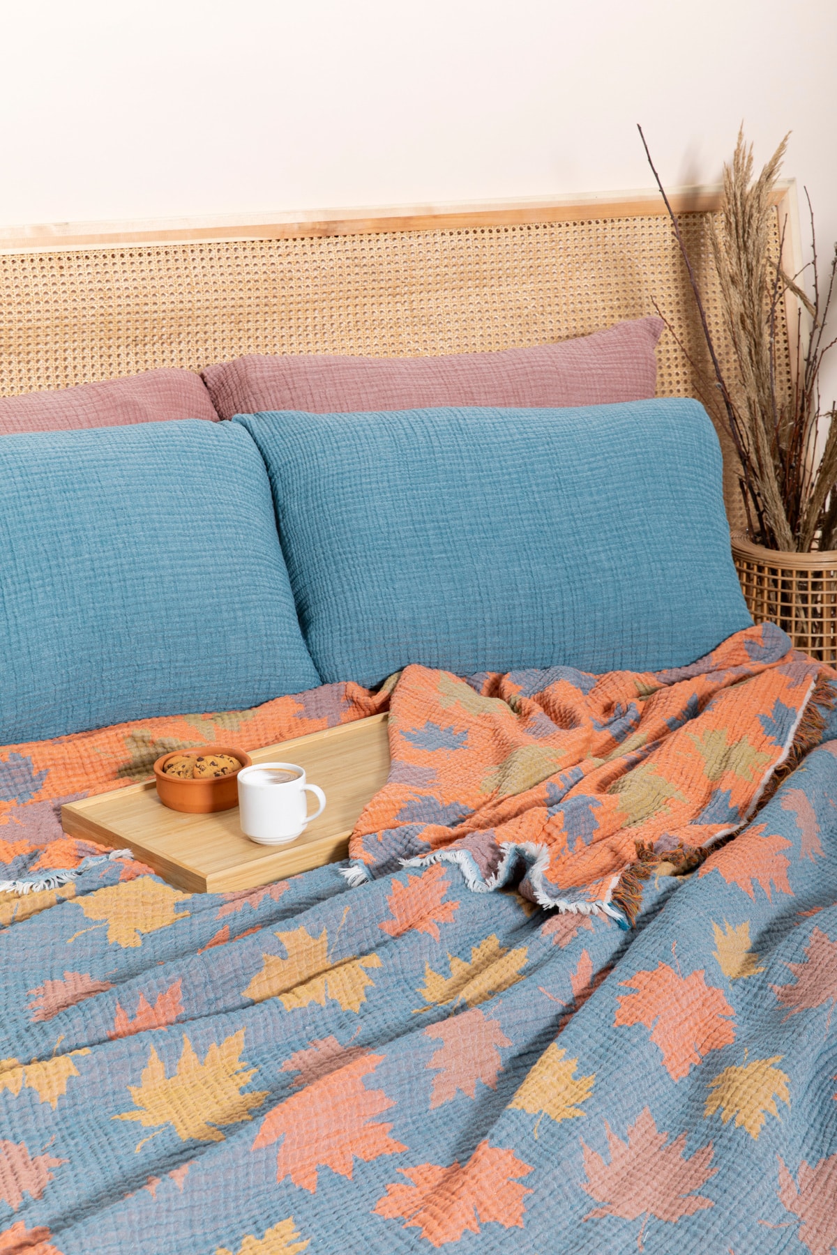 4 Katlı Müslin Çınar Yaprağı Desenli Yatak Örtüsü 240 x 260