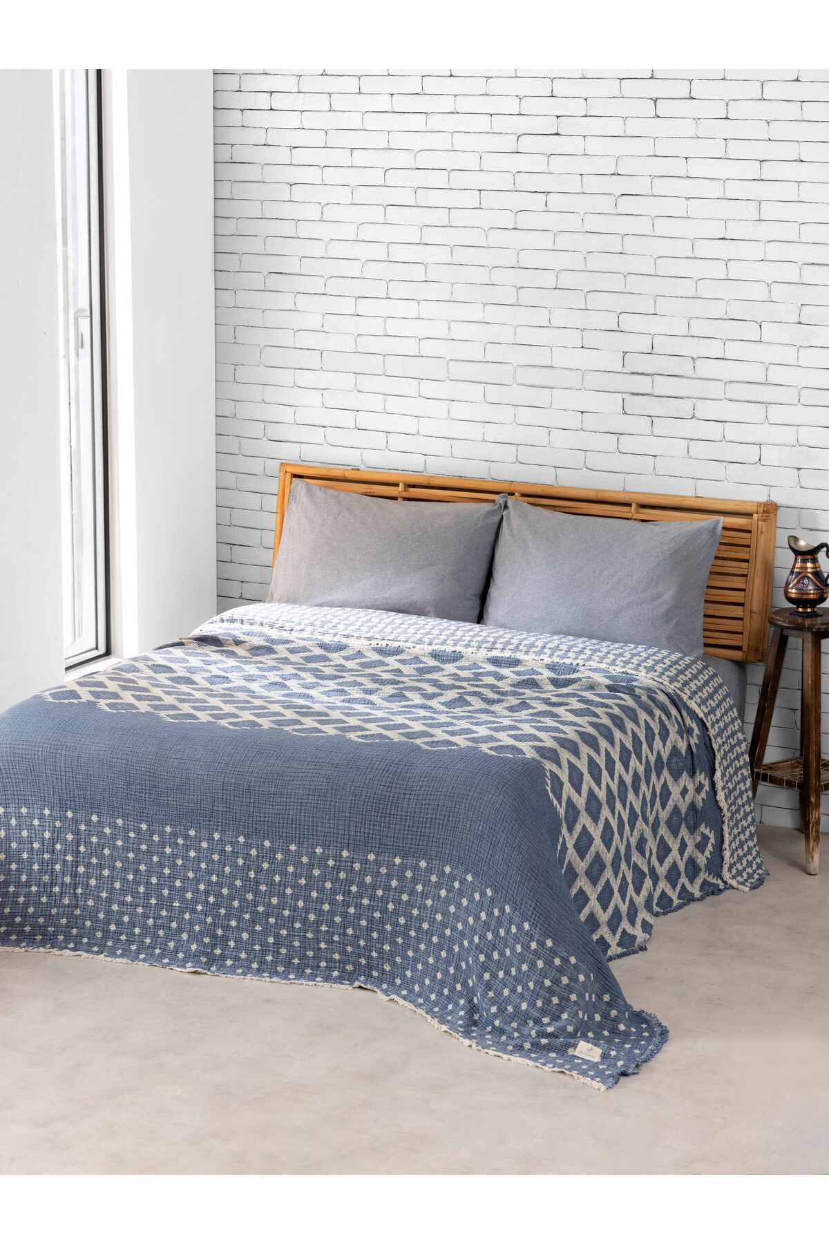 Çift Kişilik Etnik Desenli %100 Organik Pamuk Müslin Yatak Örtüsü - lacivert