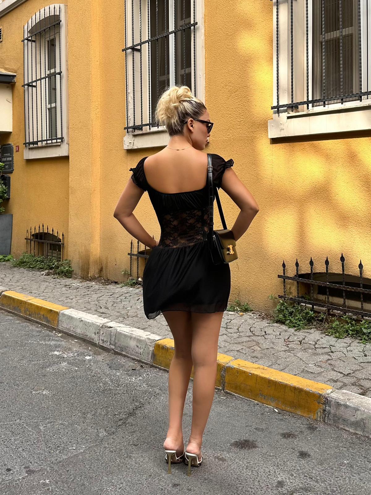 Mikro kumaş güpür detaylı mini elbise