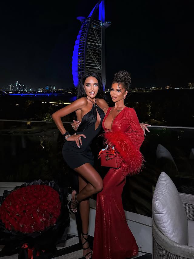 Buzy Kumaş Tüy Detay Tek Omuz Maxi Boy Elbise