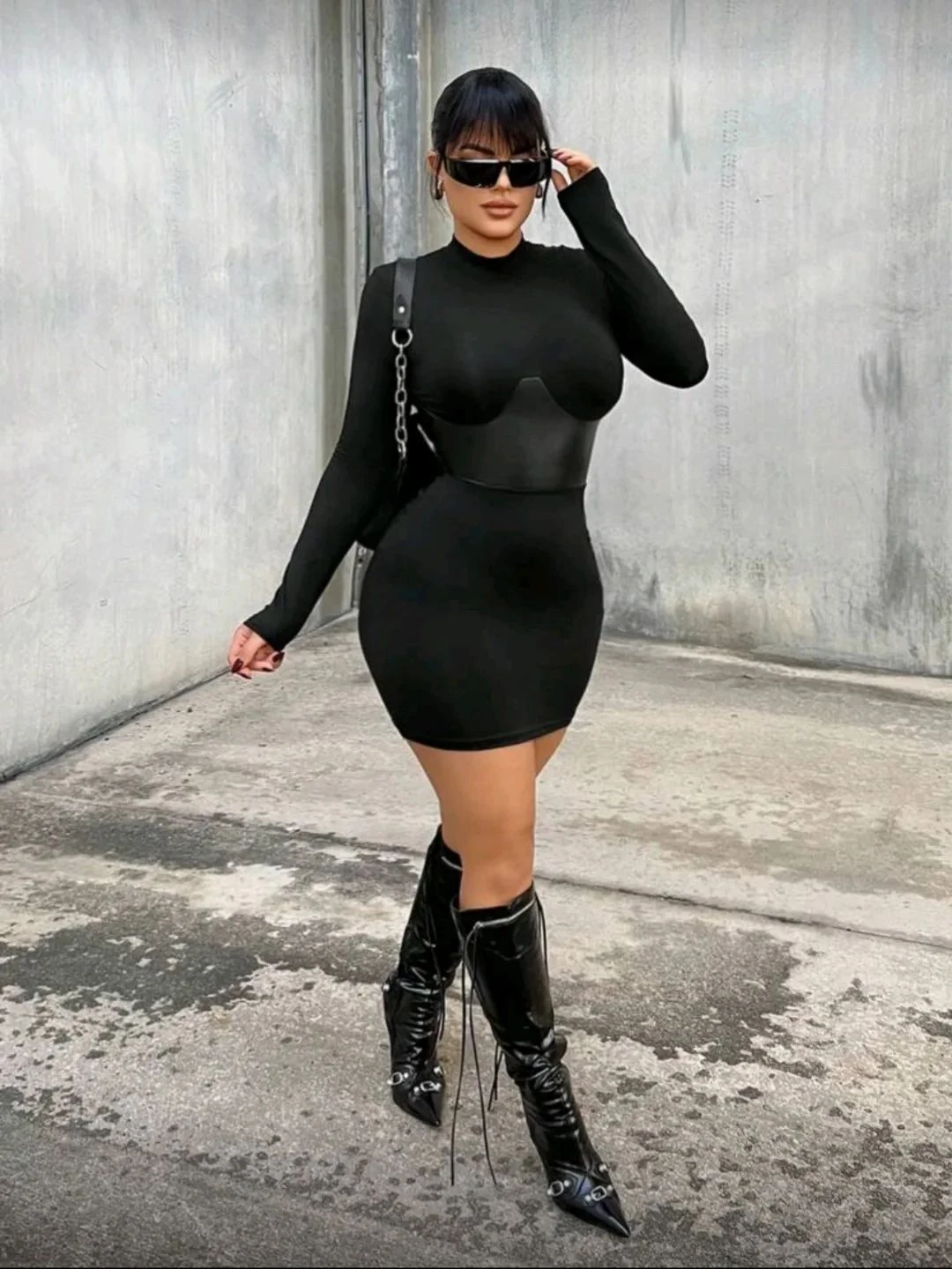 Deri korse görünümlü toparlayıcı mini elbise