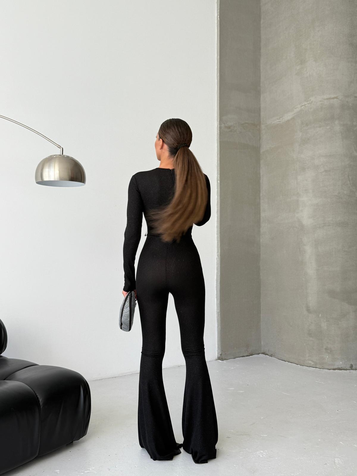 Arkası fermuar detay tulum