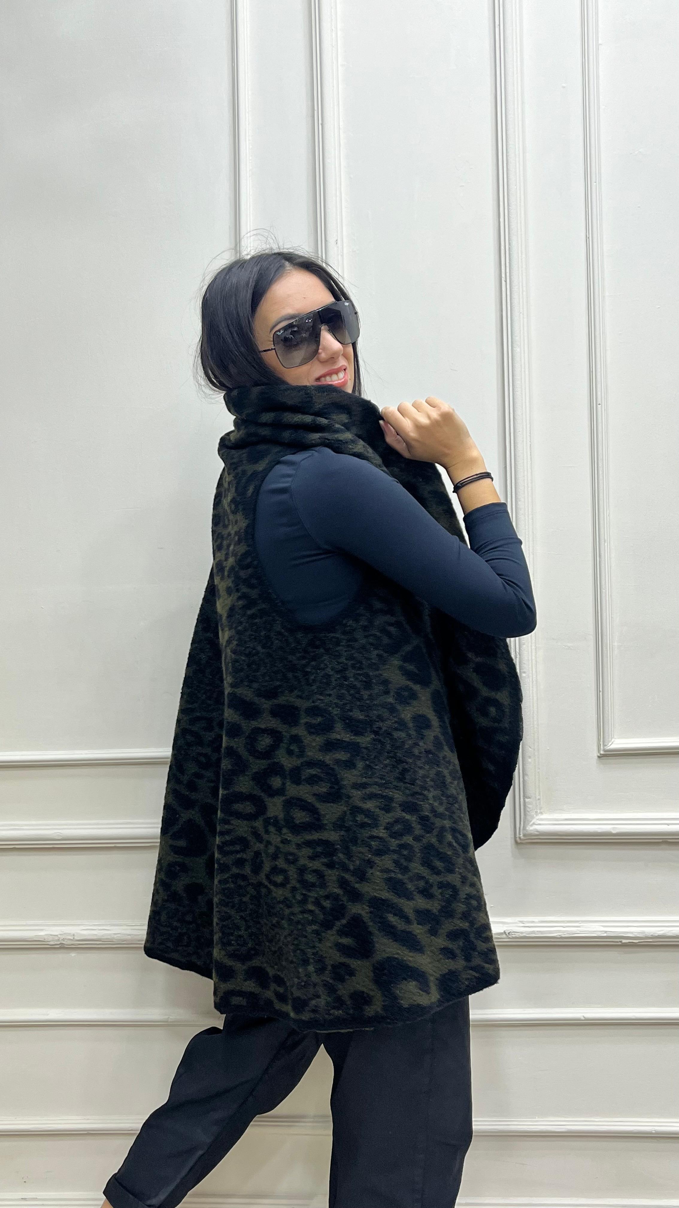 Leopar Desenli Keçe Yelek - Haki