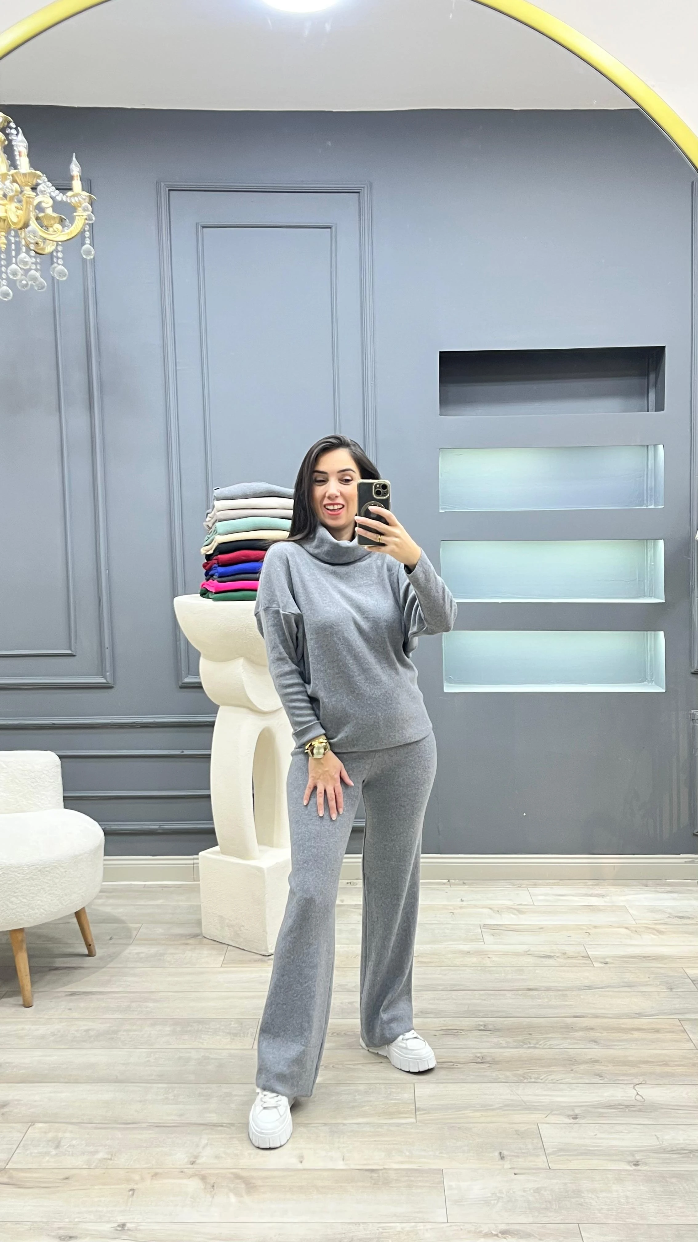 Degaje Yaka Likralı Yumoş Takım - Gri