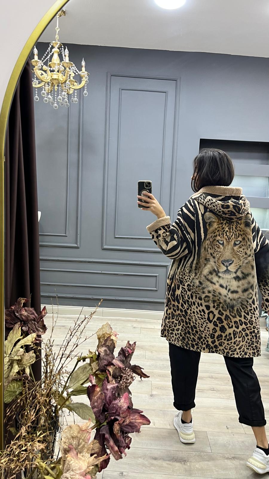 İçi Kürklü Leopar Detaylı Kaban