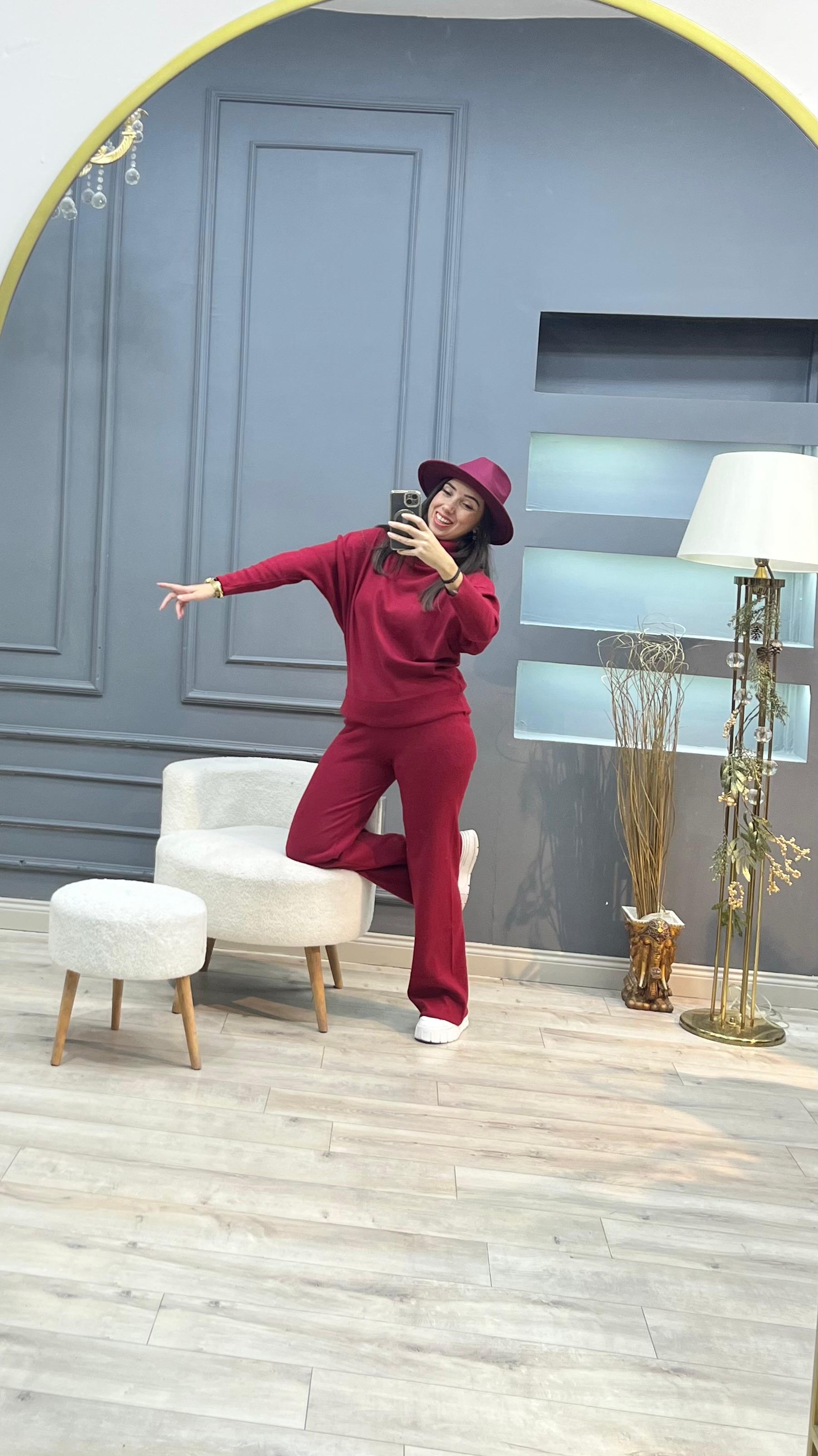 Degaje Yaka Likralı Yumoş Takım