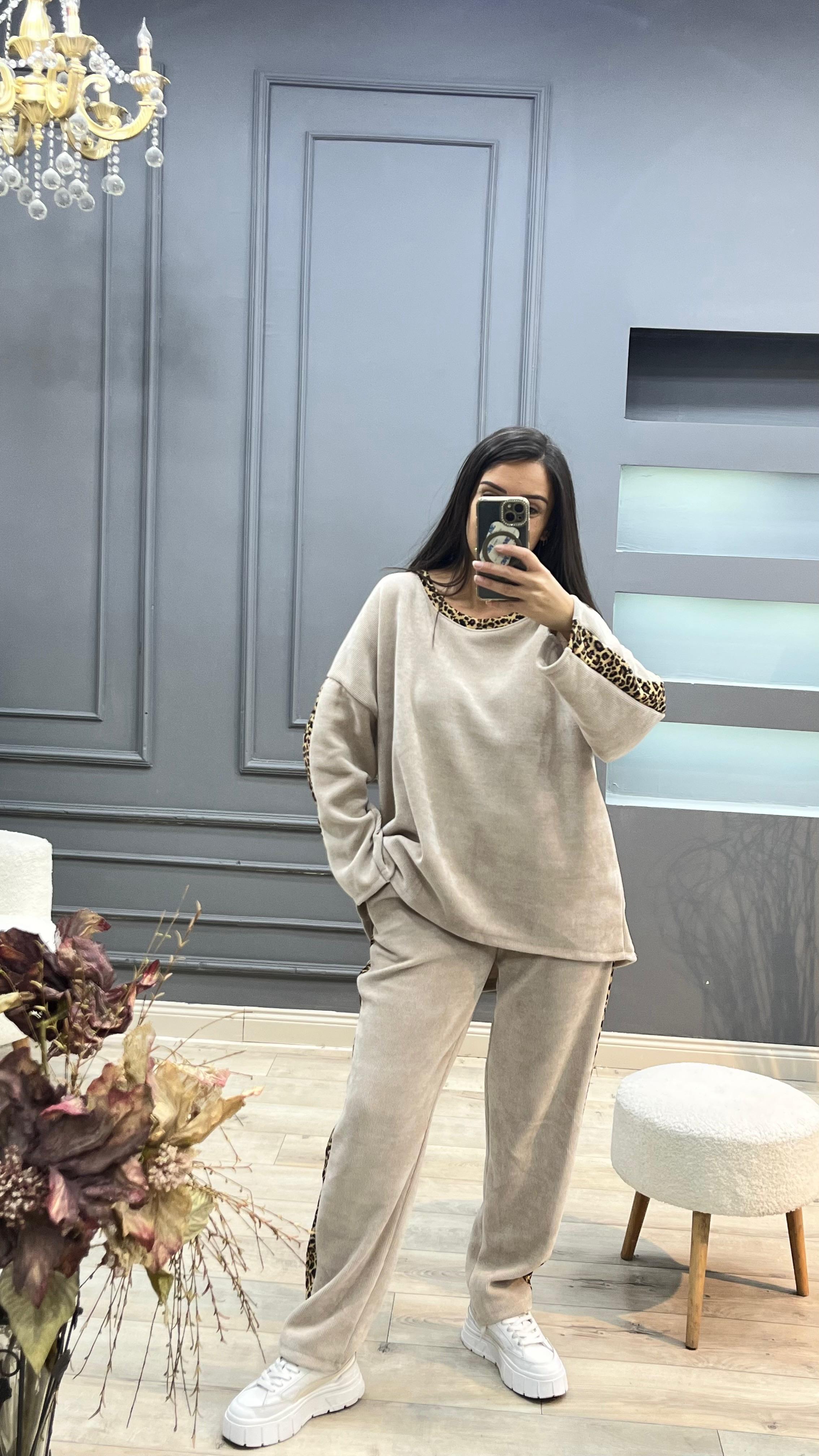 Leopar Desenli Kadife Takım