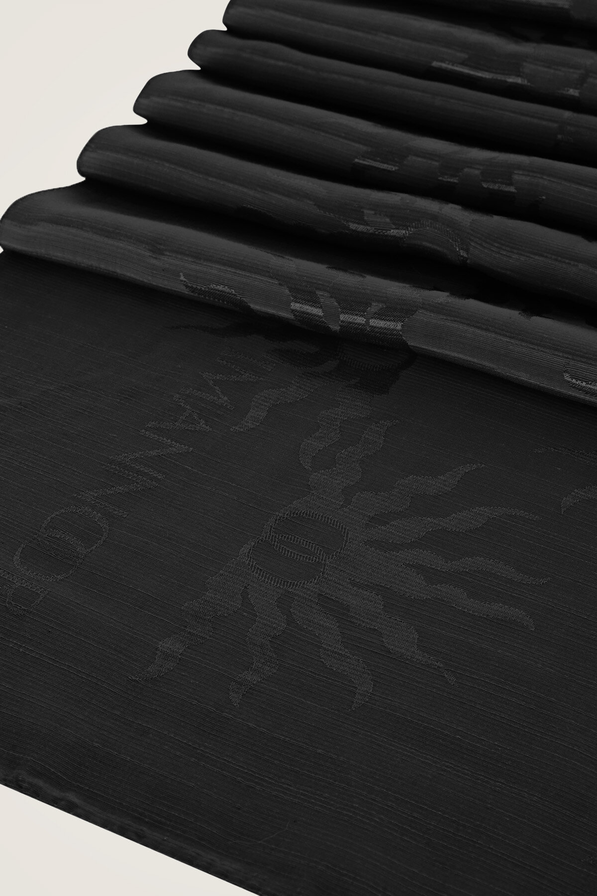 Güneş Doğarken Siyah Shiny Jakar Şal 70x200