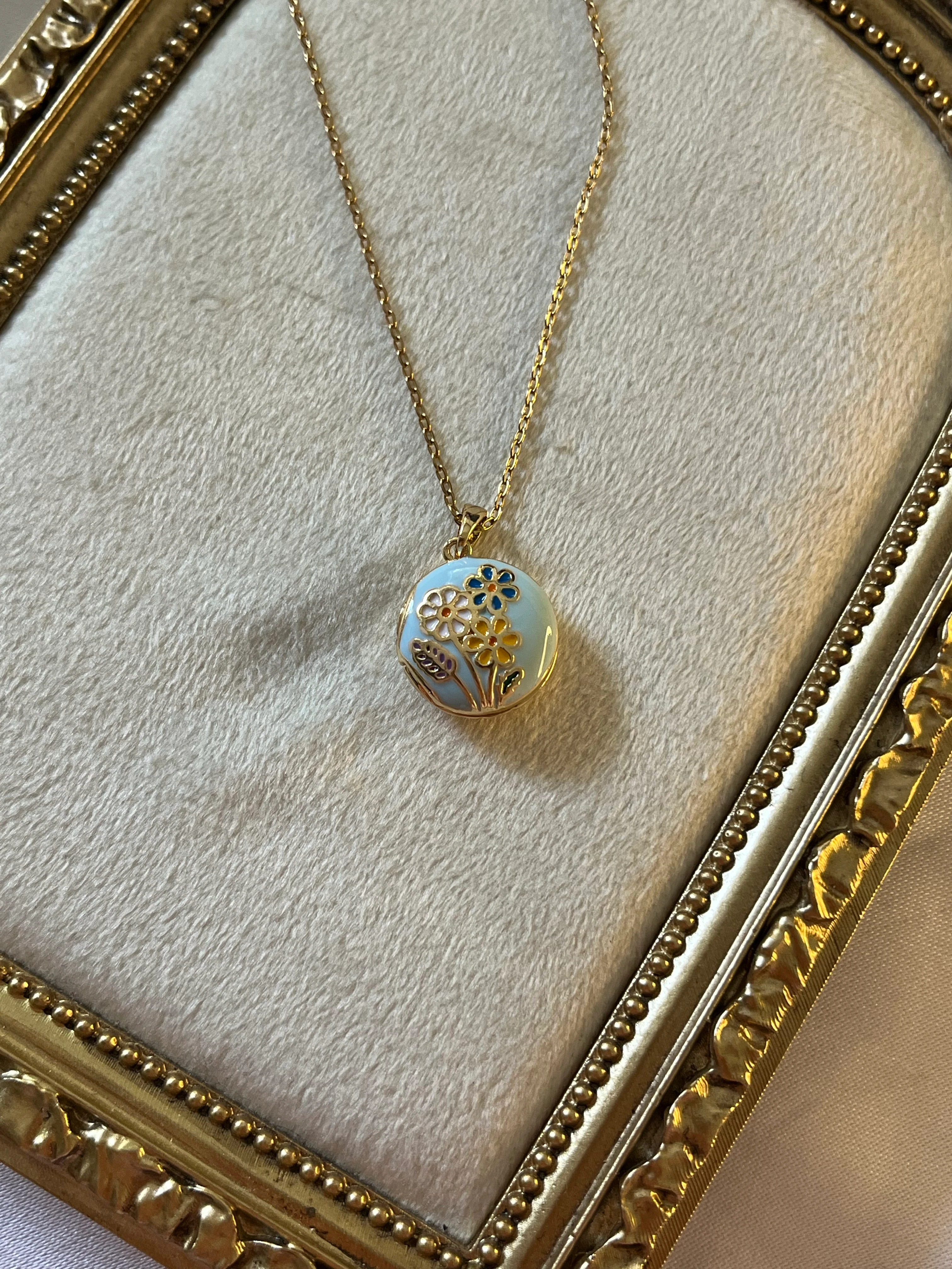 Gold açılır kapanır kolye