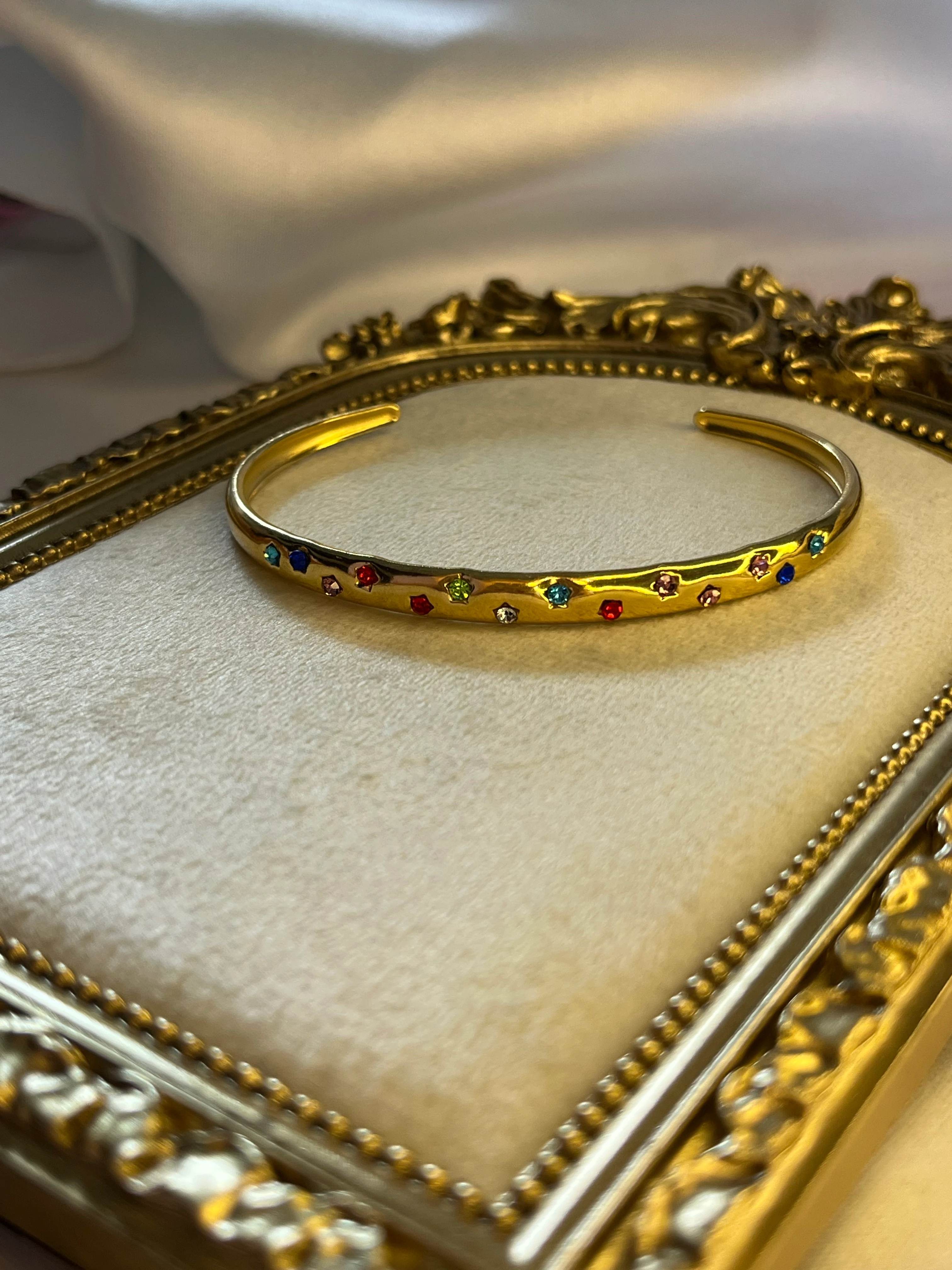 Gold renkli kelepçe