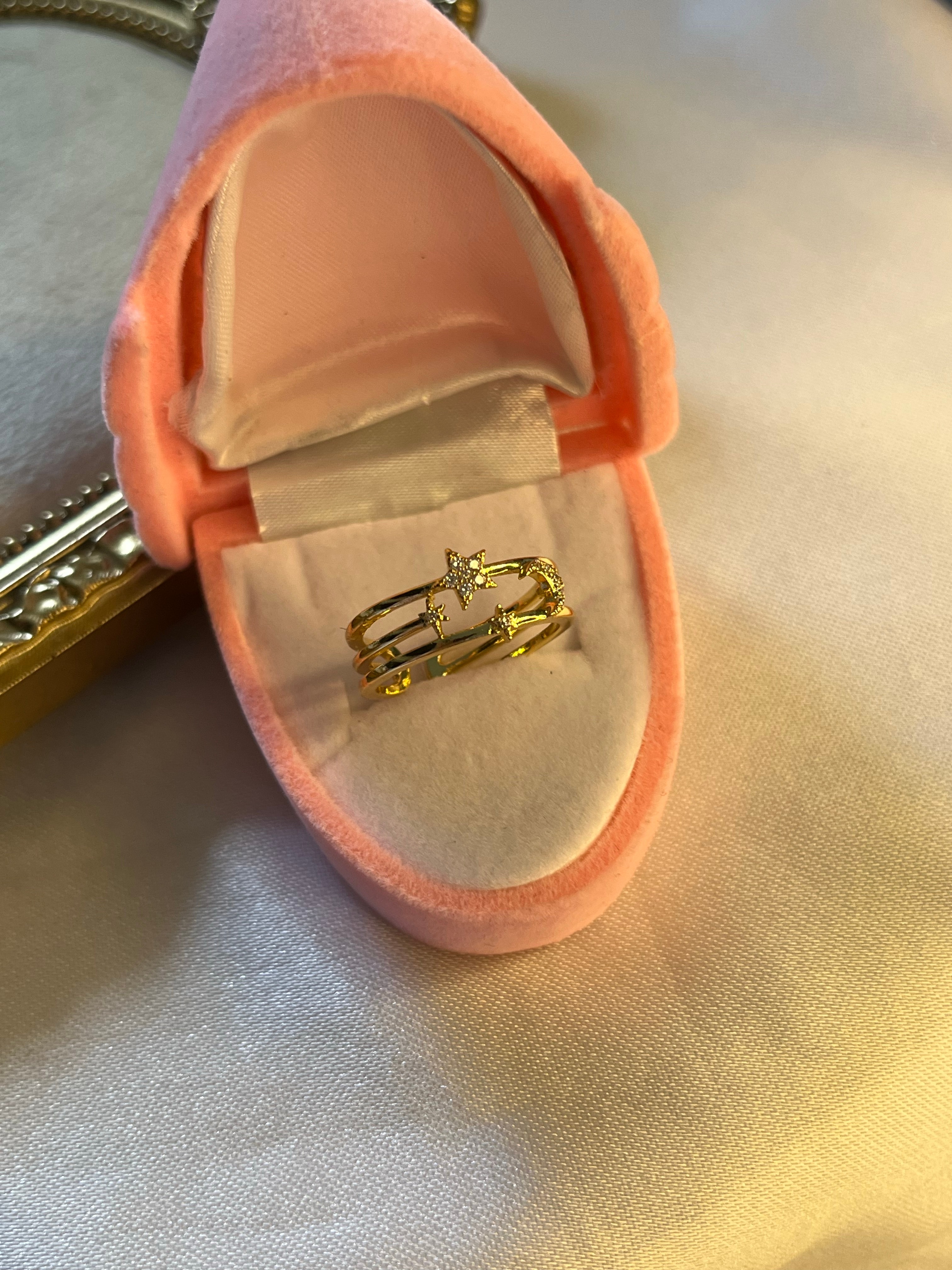 Yıldız detay zarif yüzük