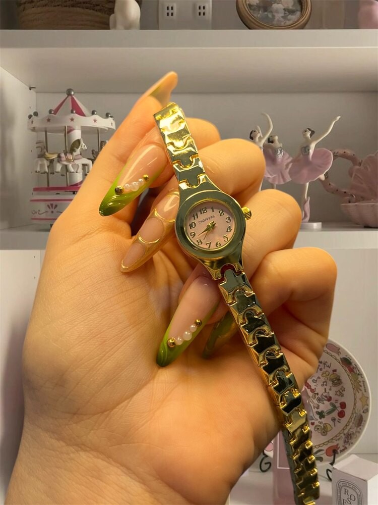 Baby pink gold saat