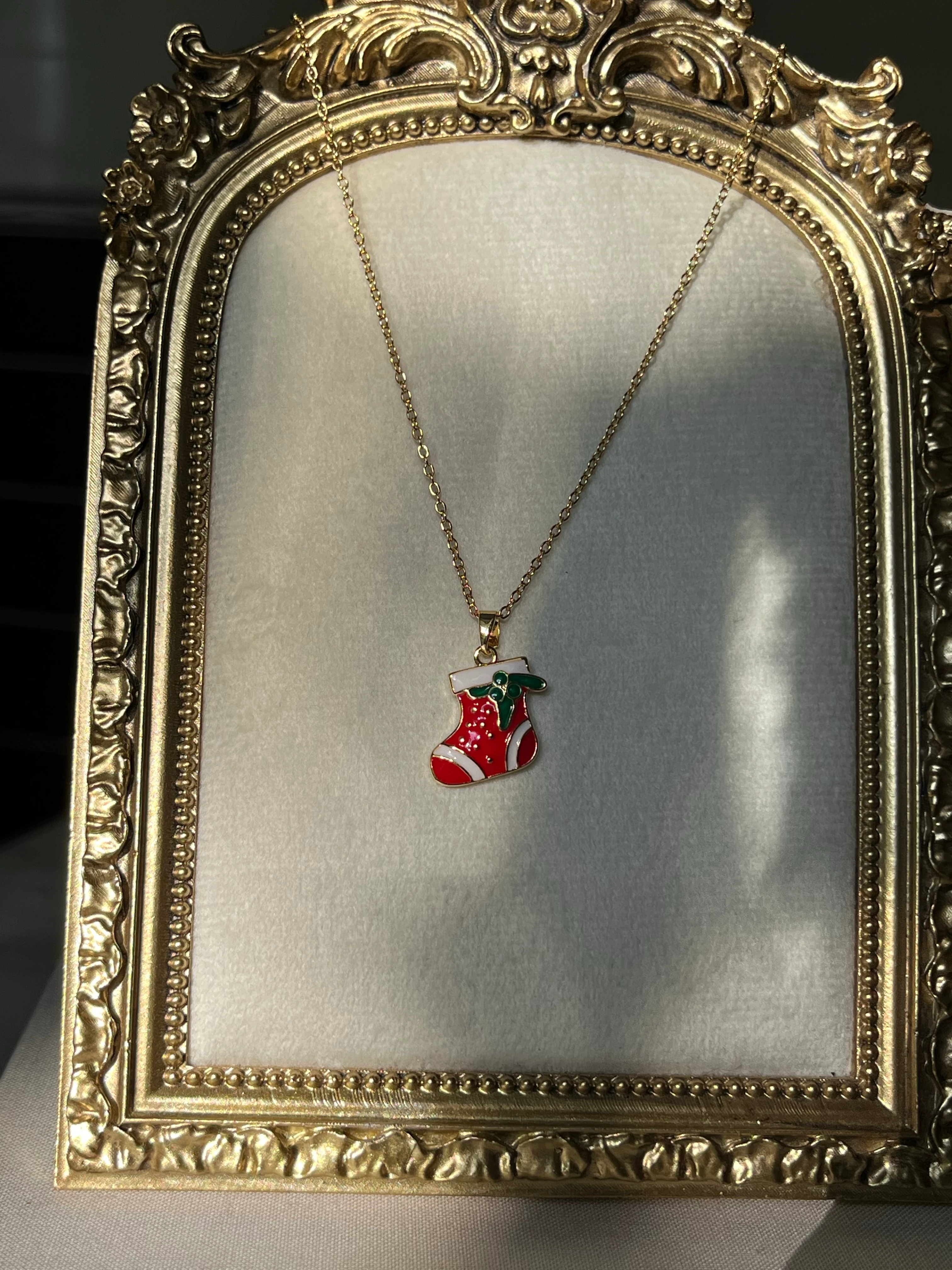 Yılbaşı çizme gold kolye