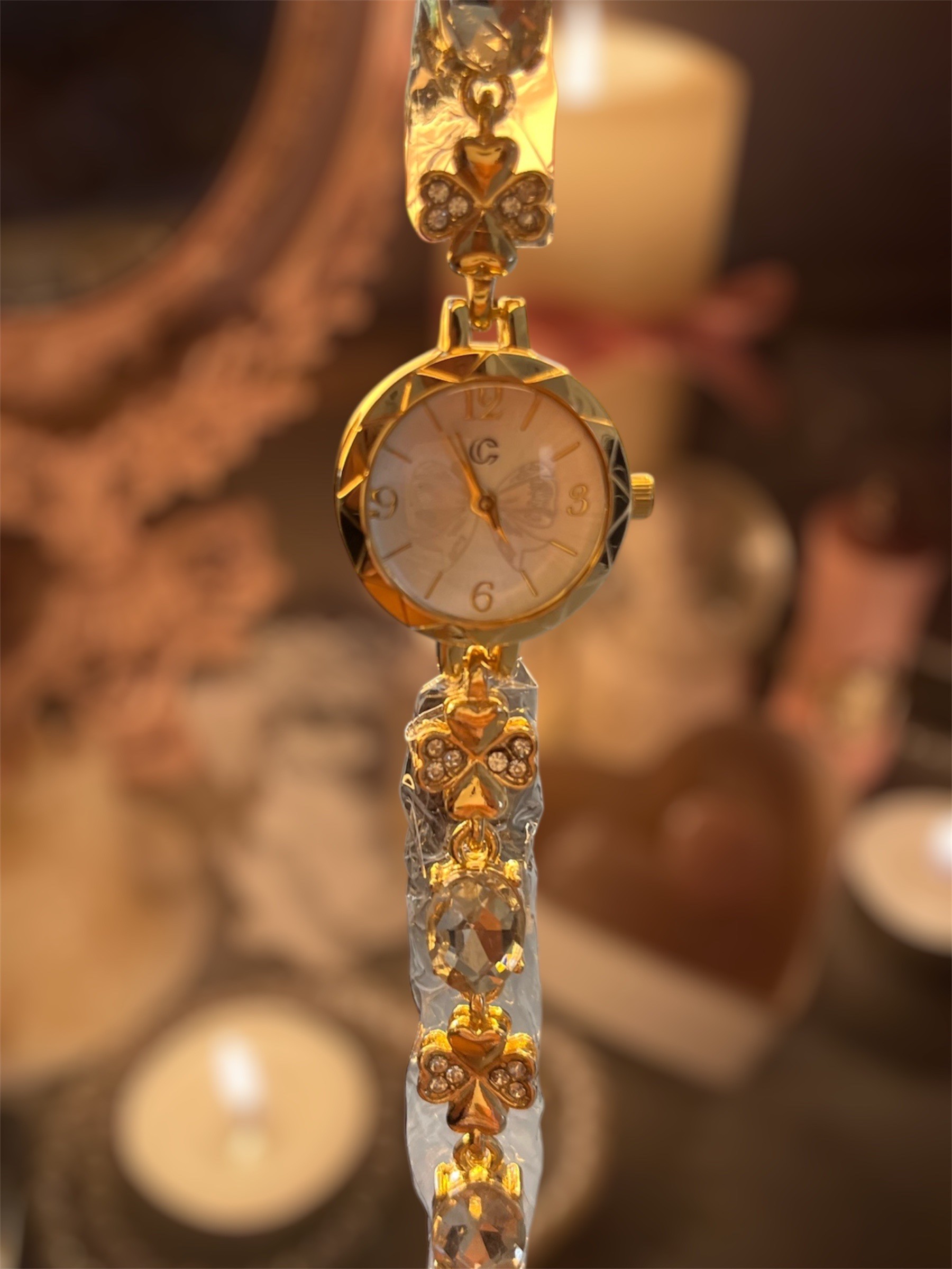 couqutte white gold saat