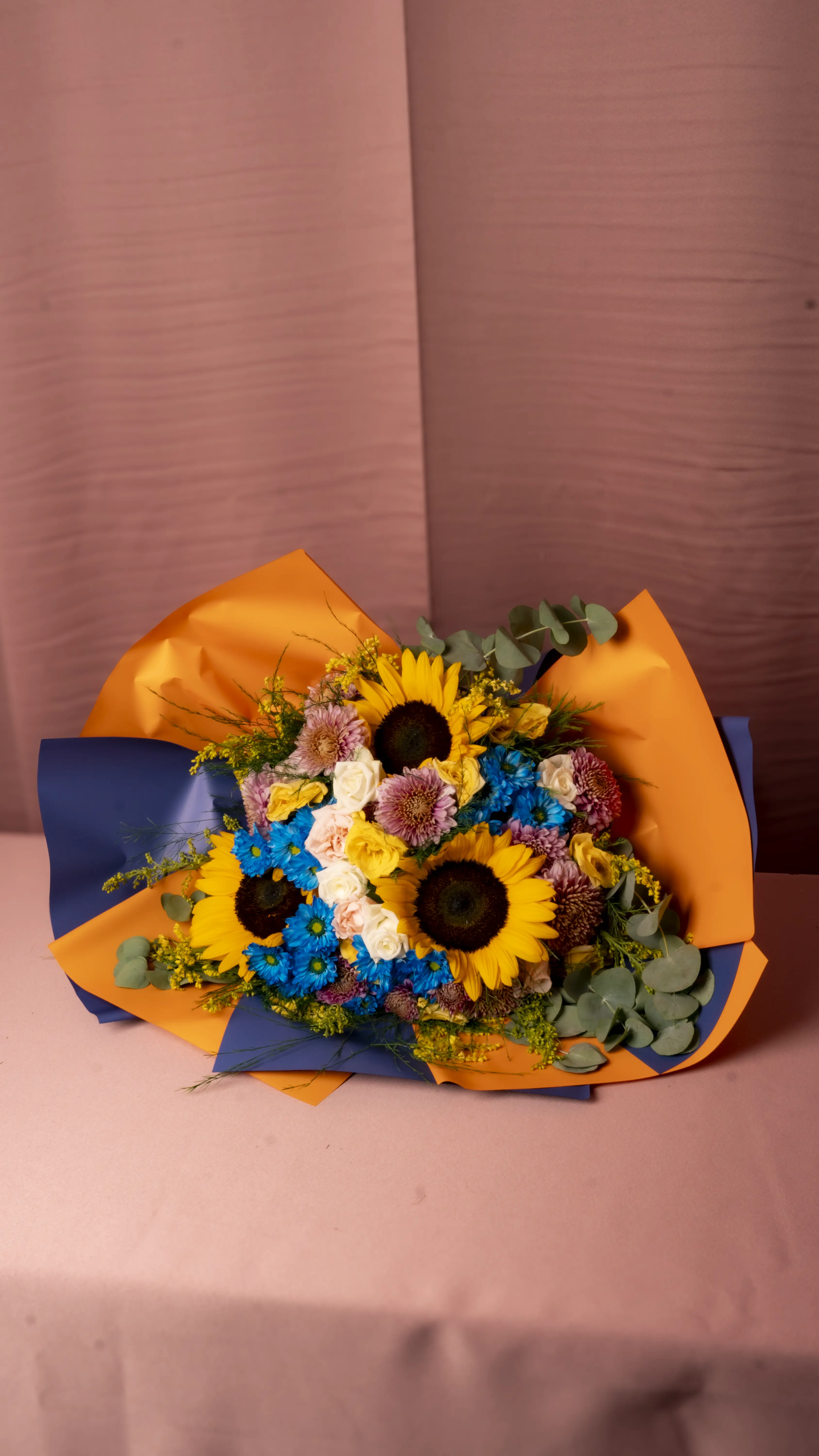 Floral Fantasy - Karışık Ayçiçeği Buketi 