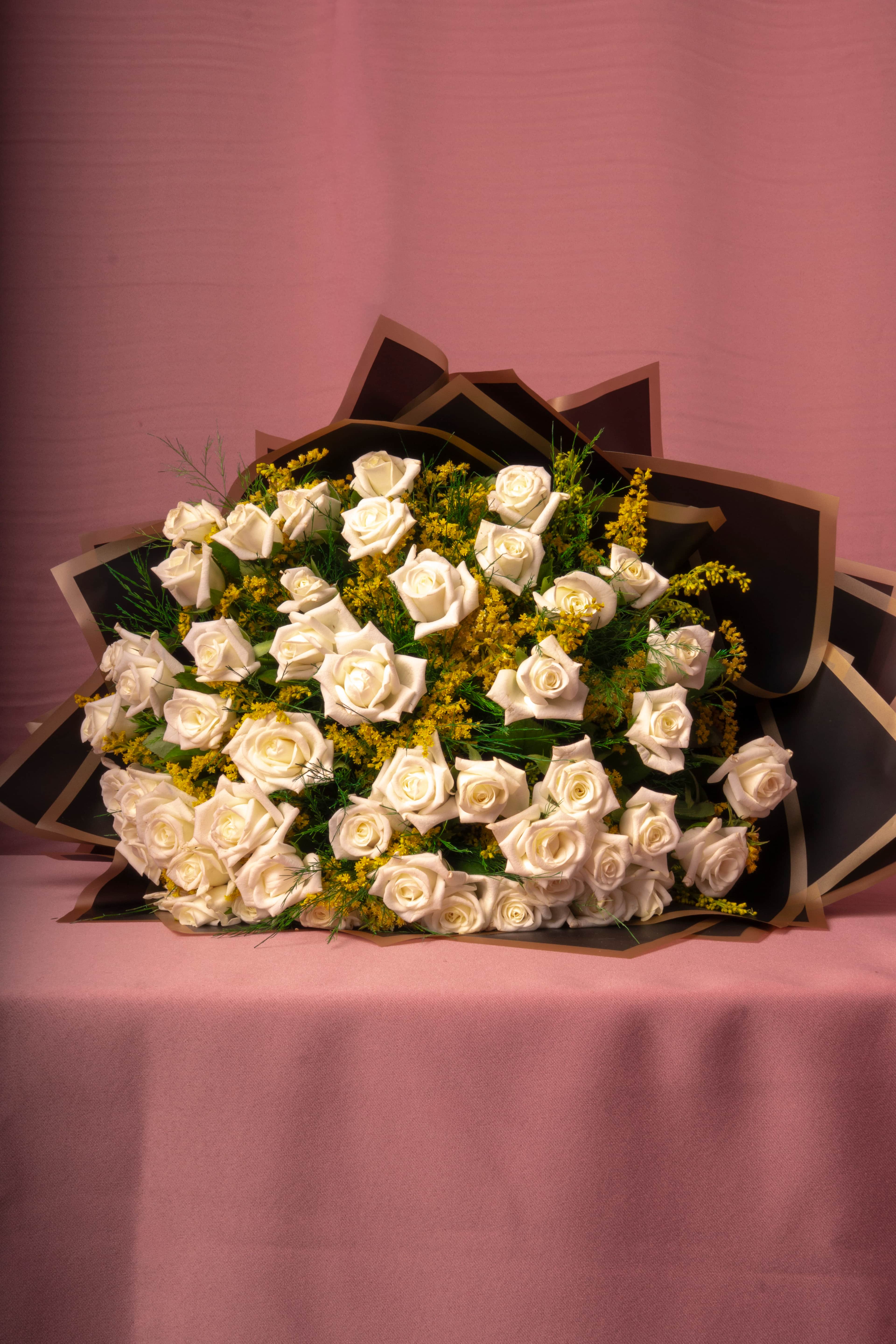 Elegance - Beyaz Gül Buketi
