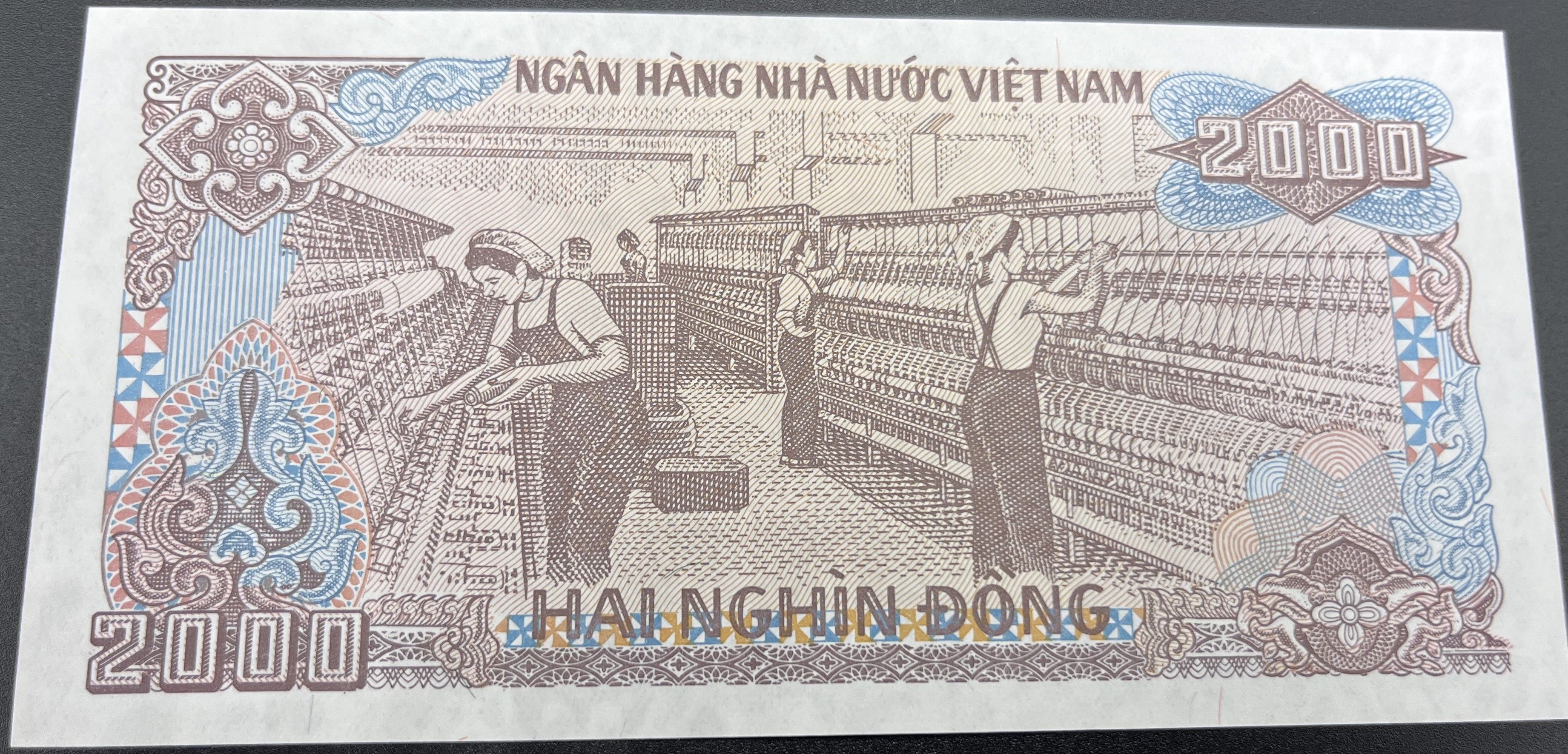 VİETNAM>2,000.00>DONG