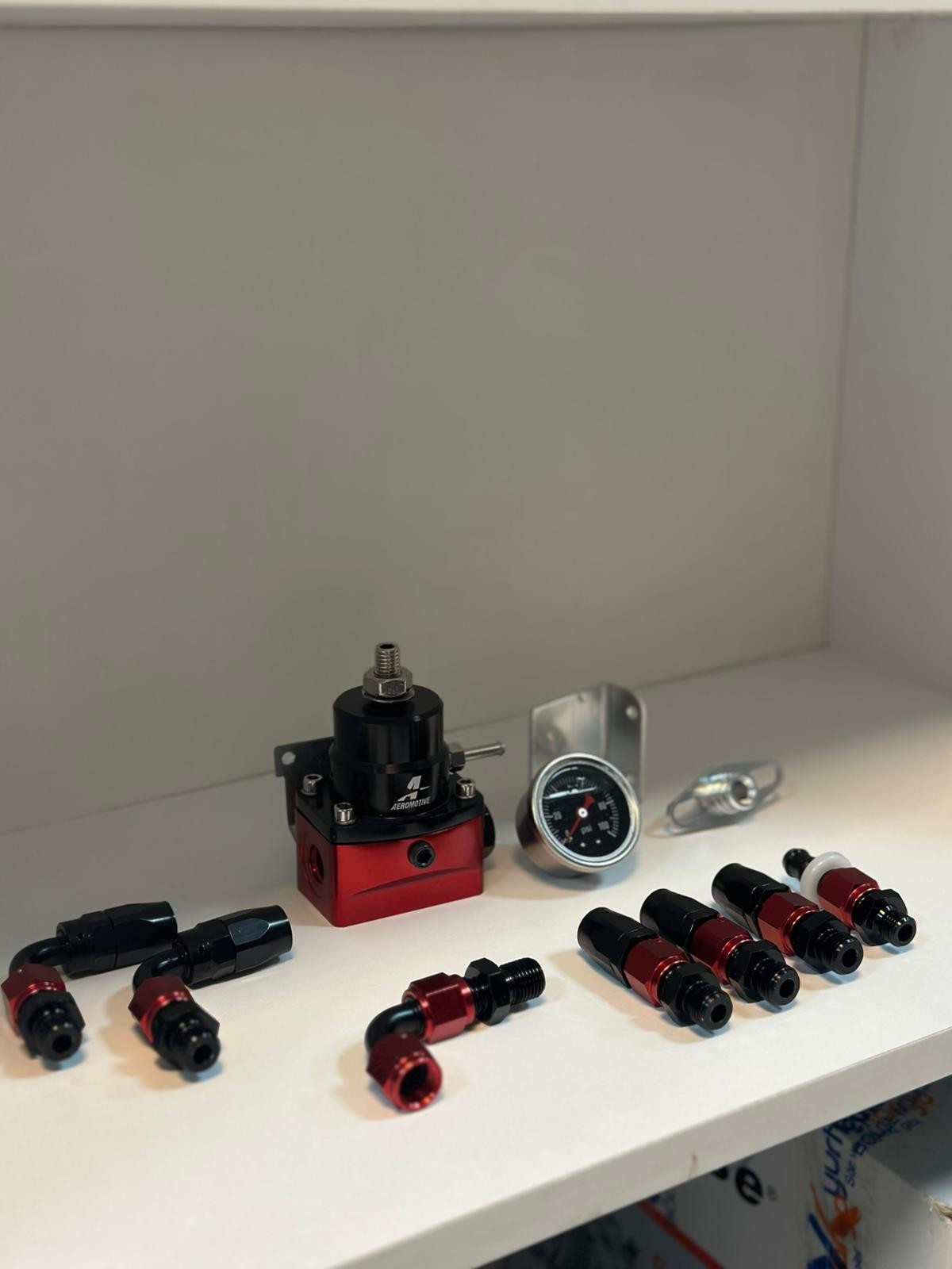 Aeromotive Regulatör Seti (Siyah-Kırmızı)