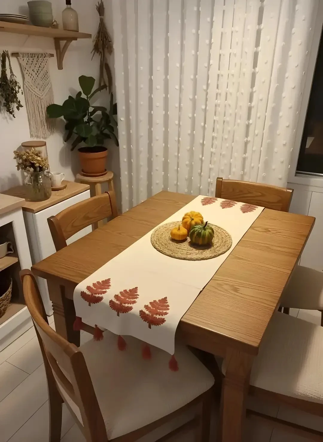 Dekomina Nakışlı Keten Runner - Kırmızı