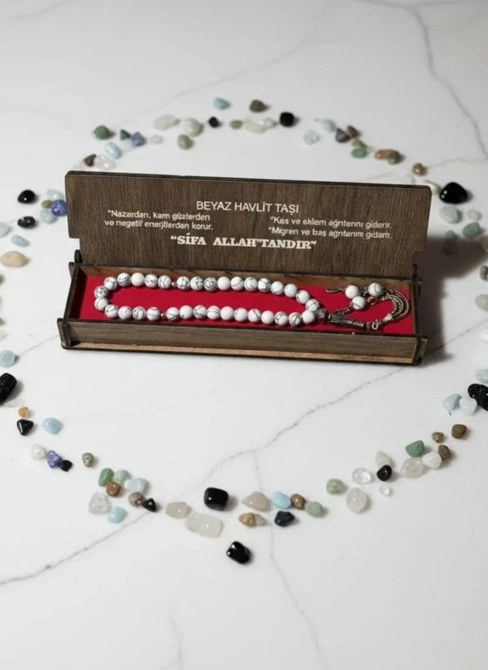 Dekomina Ahşap Kutulu Doğal Taş Tespih - Beyaz Havlit Taşı