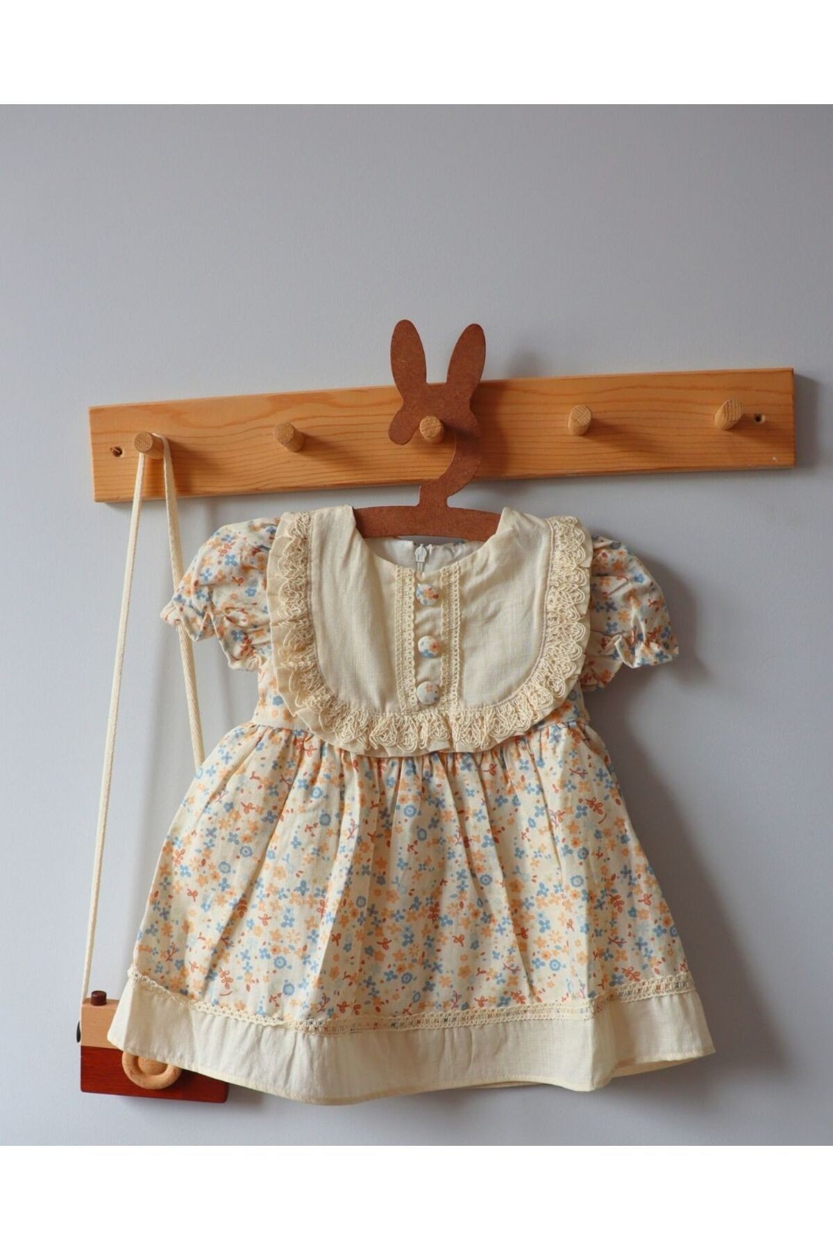 Çıtır Çiçek Desenli Vintage Astarlı ve Tütülü Kız Bebek Elbisesi