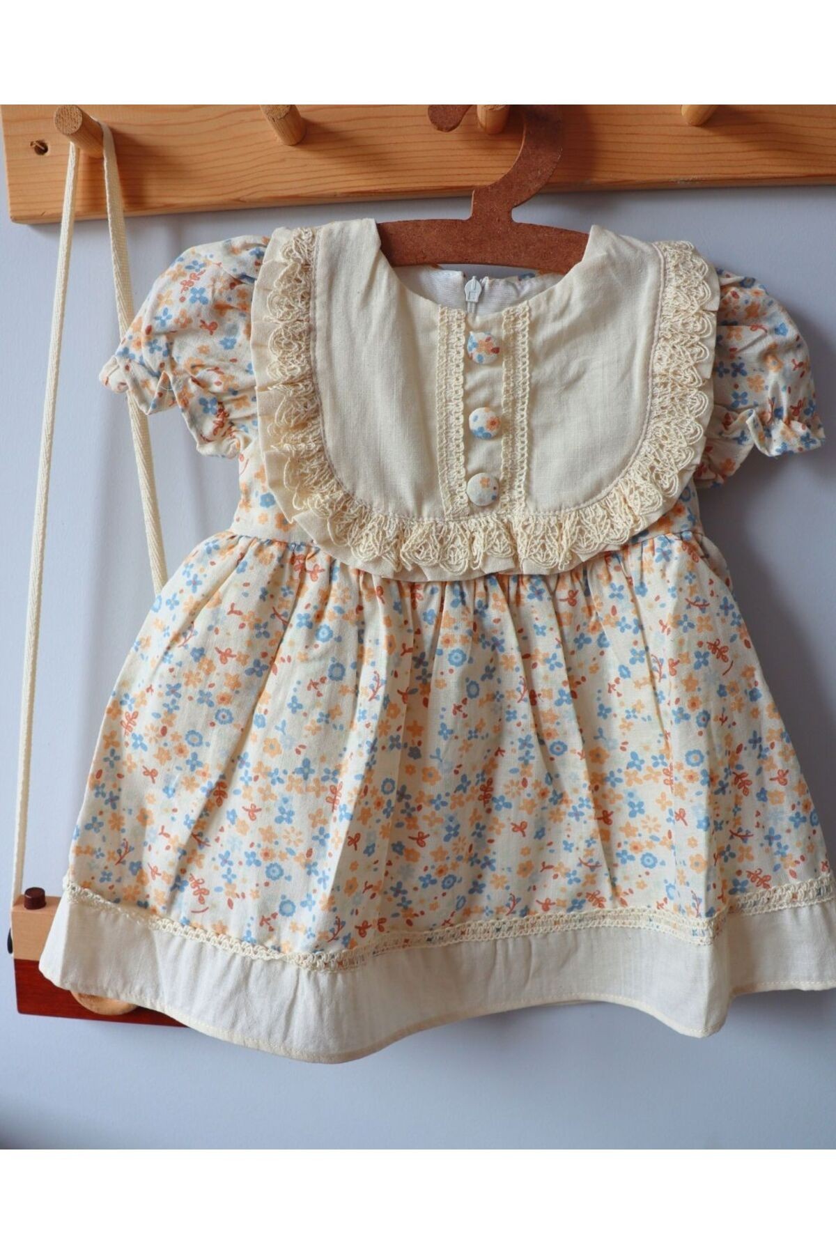 Çıtır Çiçek Desenli Vintage Astarlı ve Tütülü Kız Bebek Elbisesi