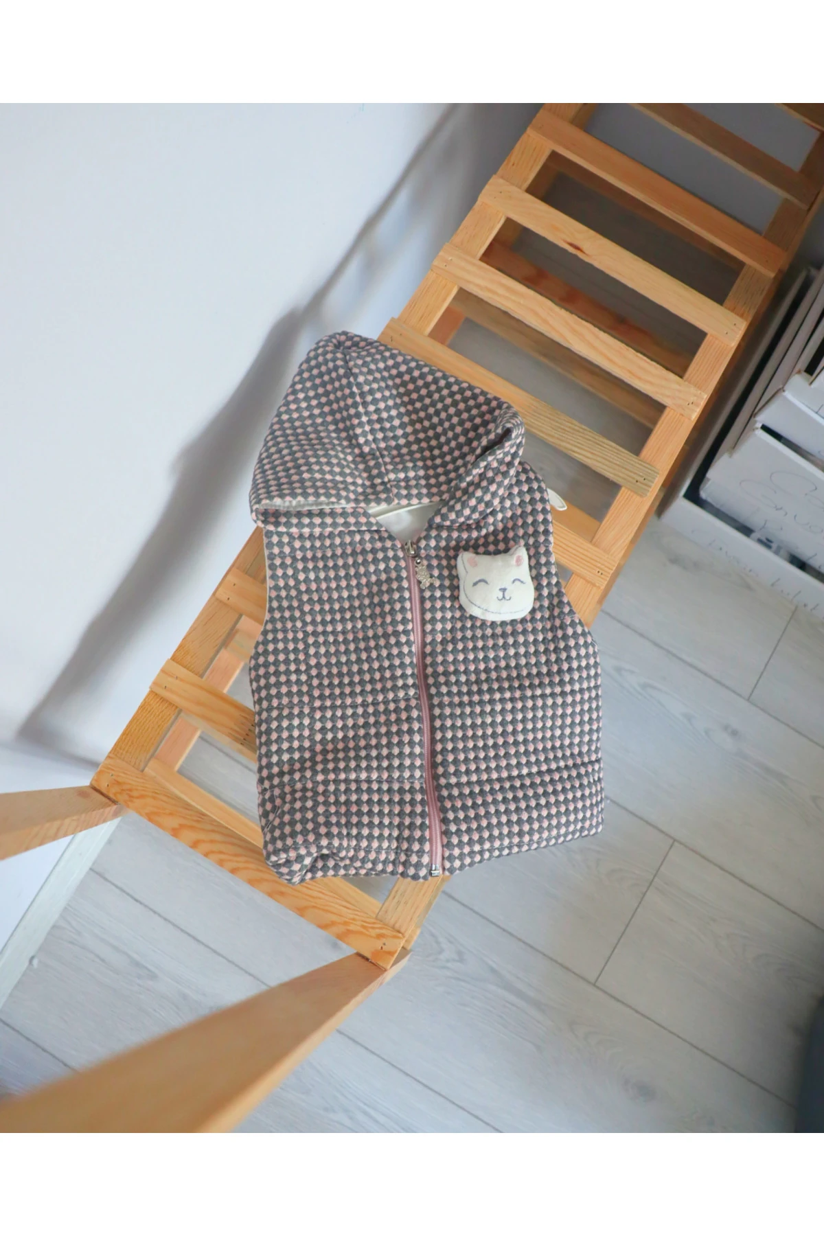 Tasarım Desenli ŞIk ve Rahat Erkek Kız Bebek Elyaflı Yelek