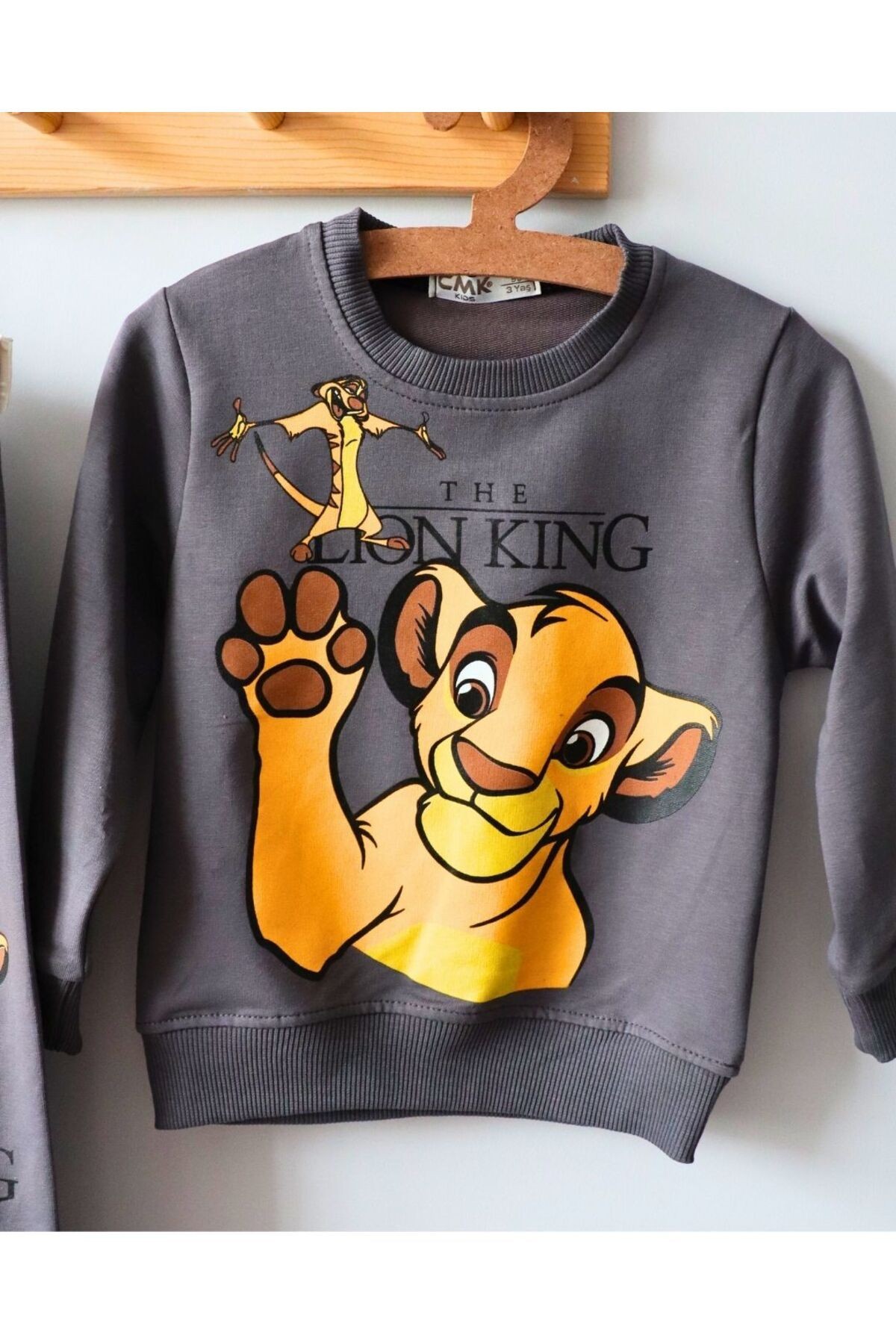 Rahat ve Kaliteli Esneyen Kumş Lion King Erkek Çocuk İkili Takım