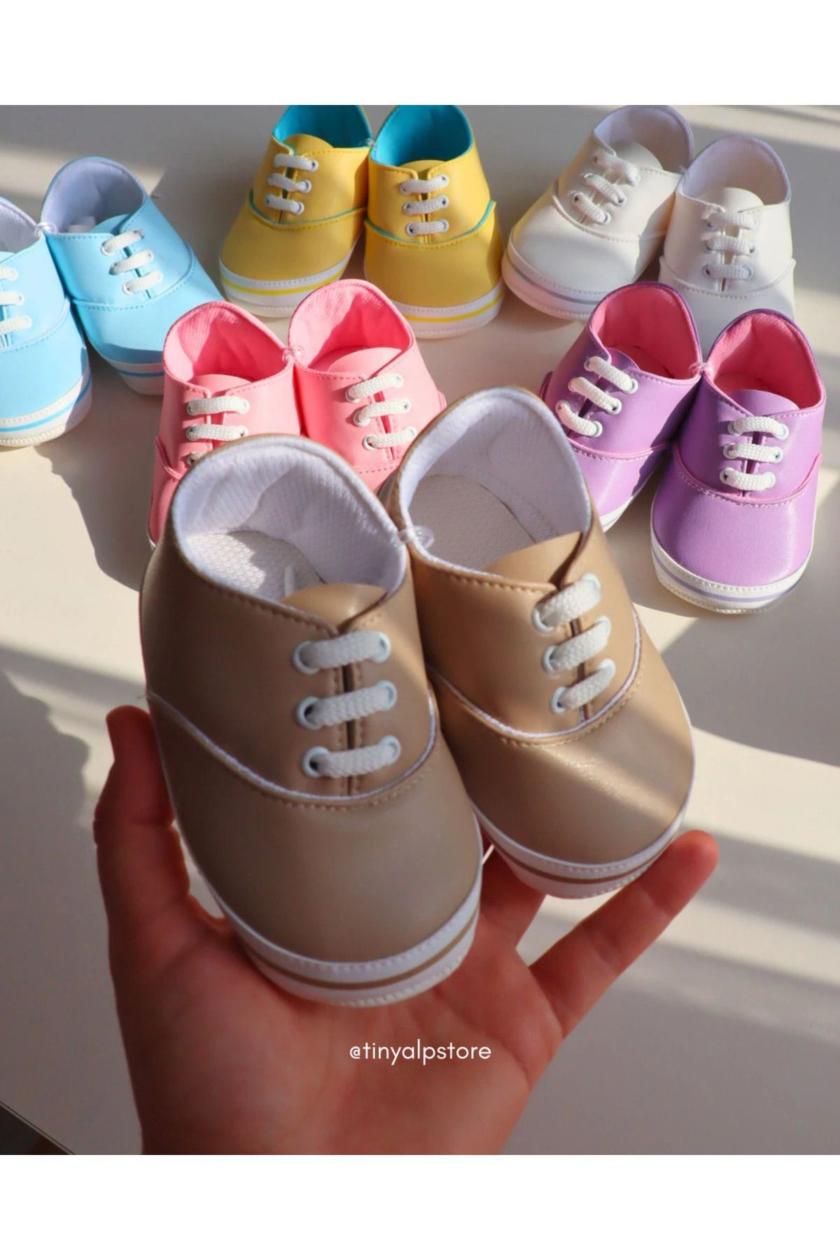 Bayramlık Retro Soft Renkli Tasarım Desenli Tabanı Yumuşacık Renkli Kız Erkek Bebek Ayakkabısı - bej