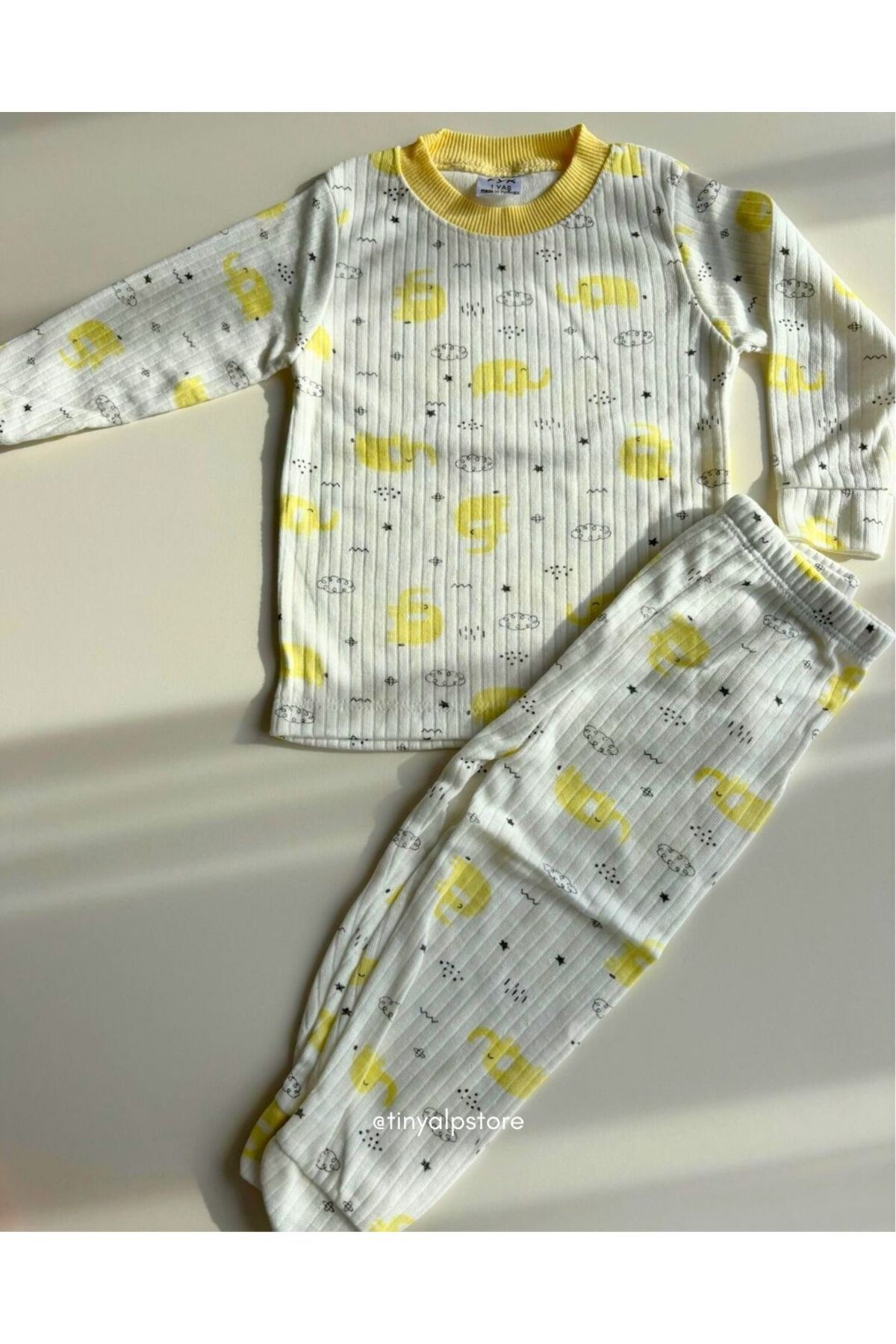 Yumuşacık Baharlık Rahat Kumaş Yazlık Çocuk Unisex Pijama Takımı - sarı