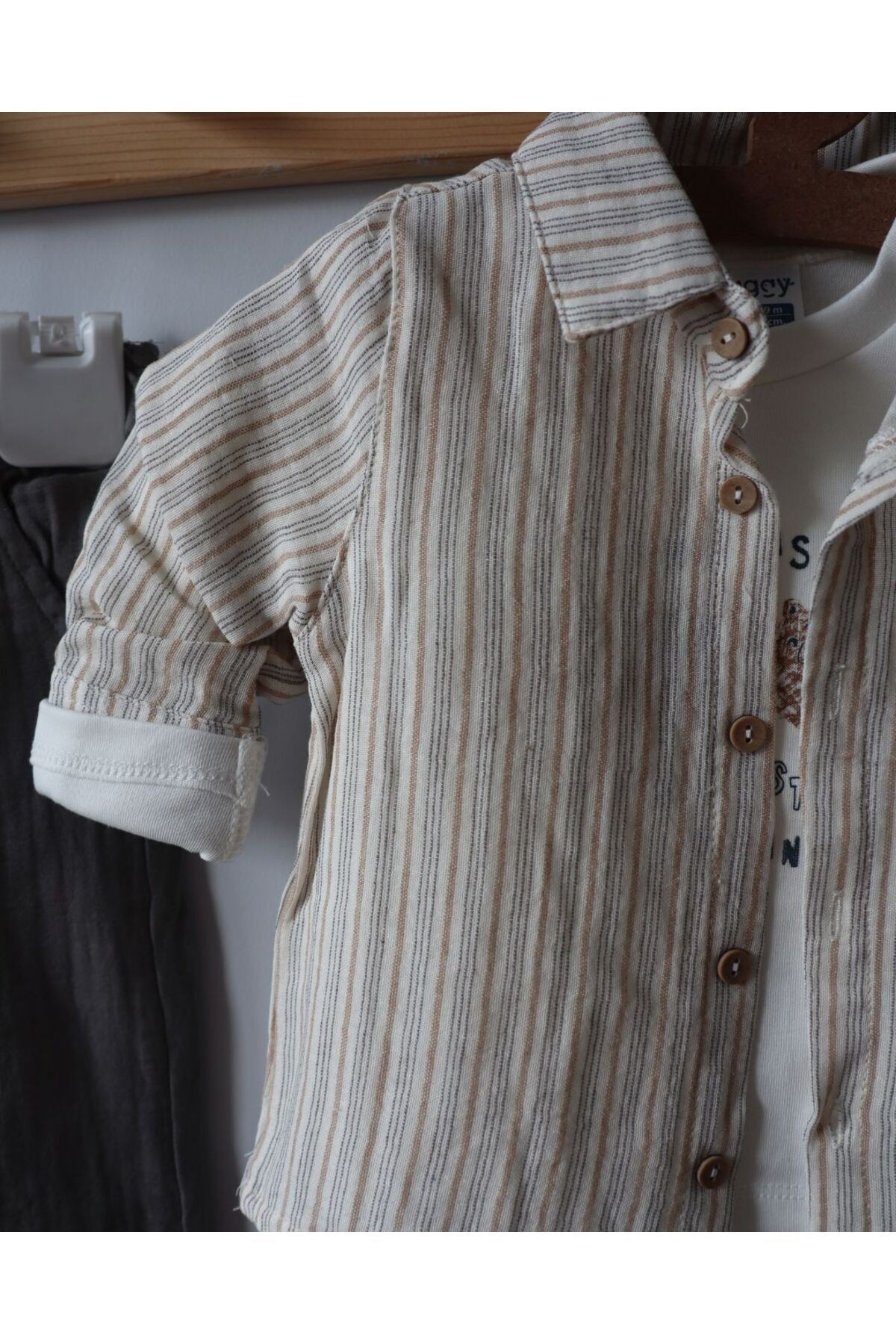 Bayramlık Soft Renkli Çizgili ve Tasarım Desenli Muslin Badi Gömlek Pantolon Erkek Bebek Takım