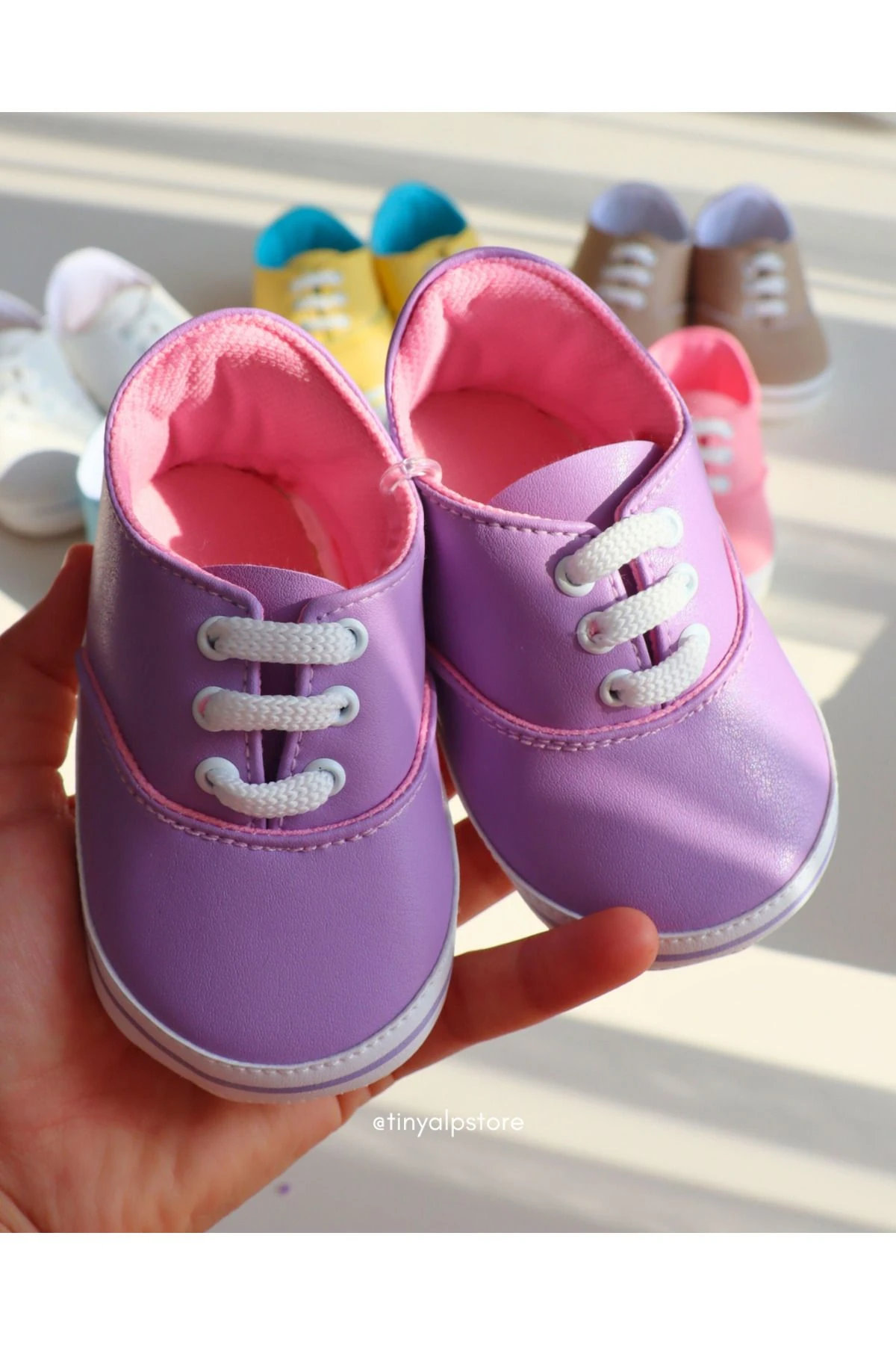 Bayramlık Retro Soft Renkli Tasarım Desenli Tabanı Yumuşacık Renkli Kız Erkek Bebek Ayakkabısı