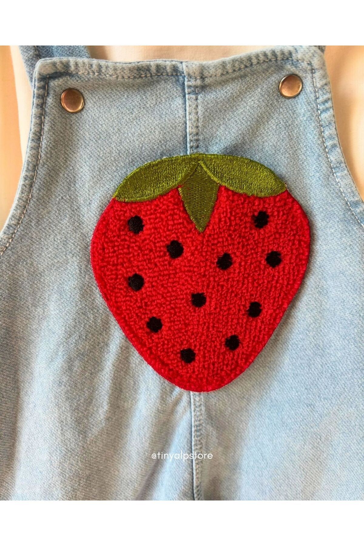 Naturel Kumaş Bebe Yaka Badi Ve Çilek Punch Işlemeli Tulum Kız Bebek Takım