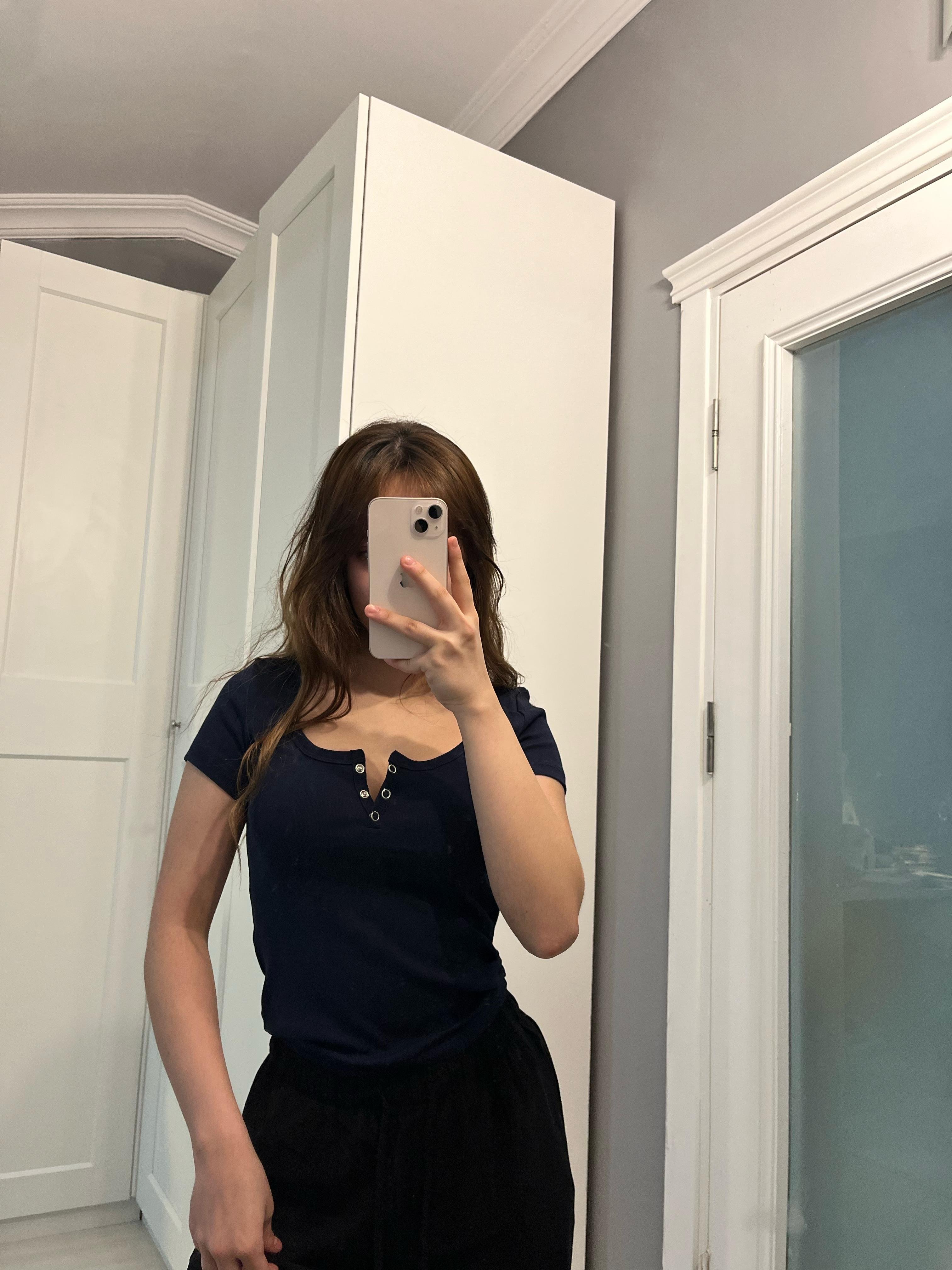 Çıtçıt detaylı lacivert bluz