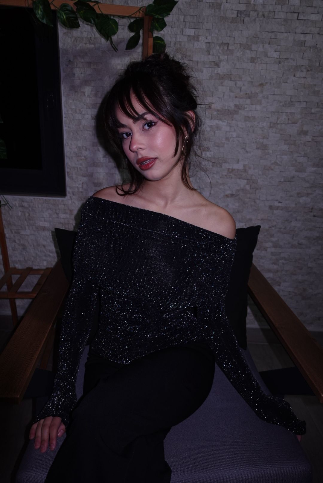 Işıltılı madonna yaka bluz