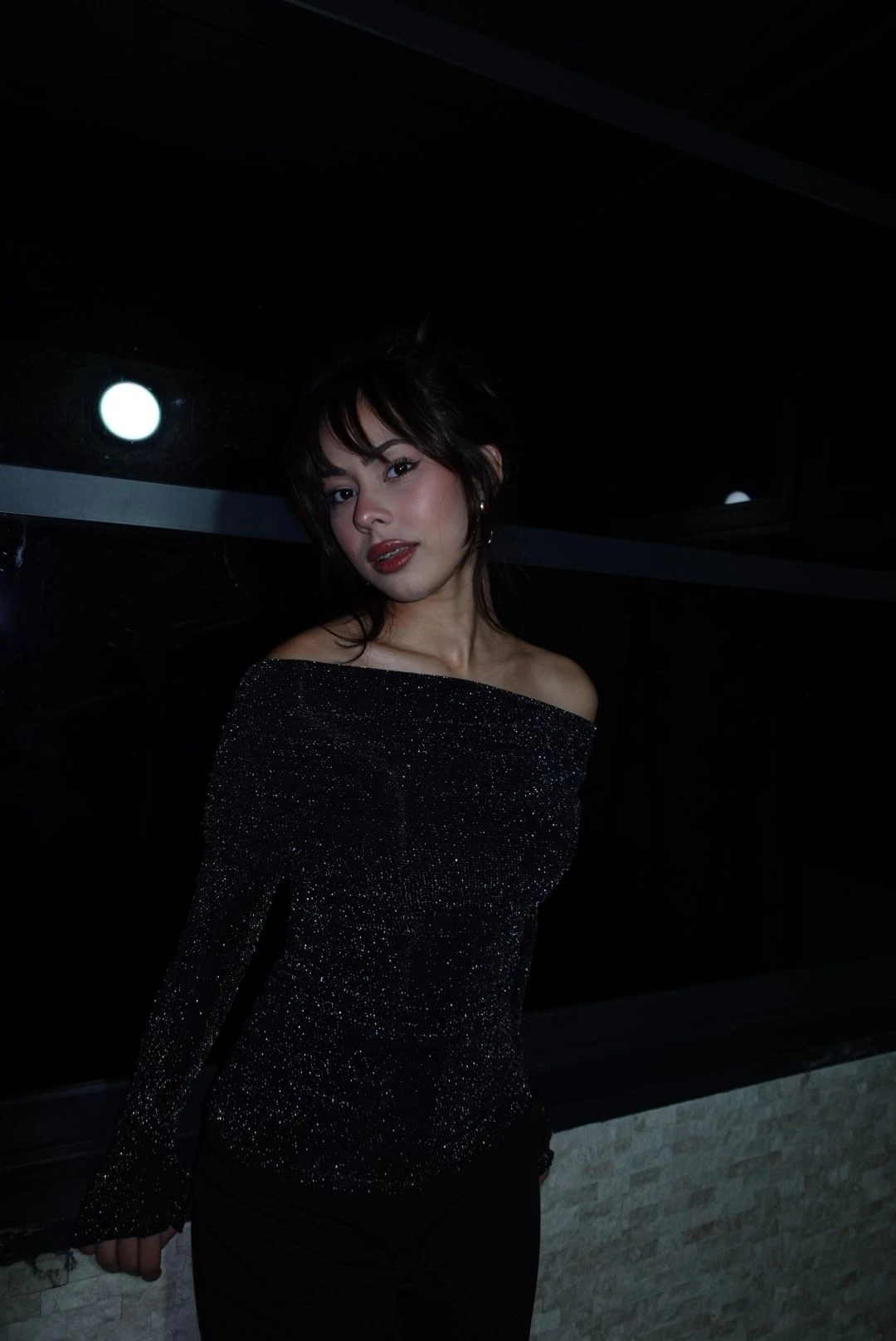 Işıltılı madonna yaka bluz