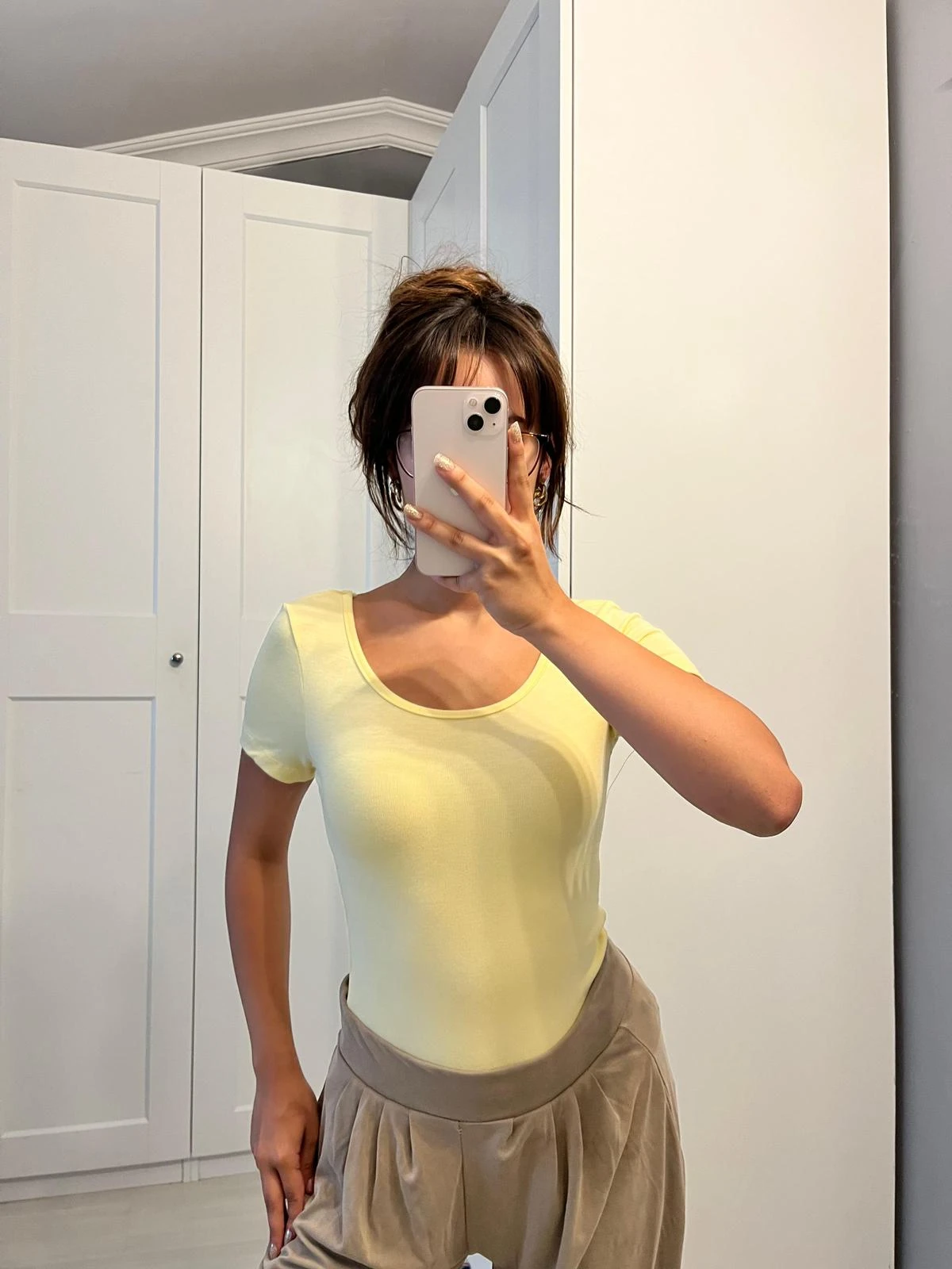 U yaka kısa kollu bluz