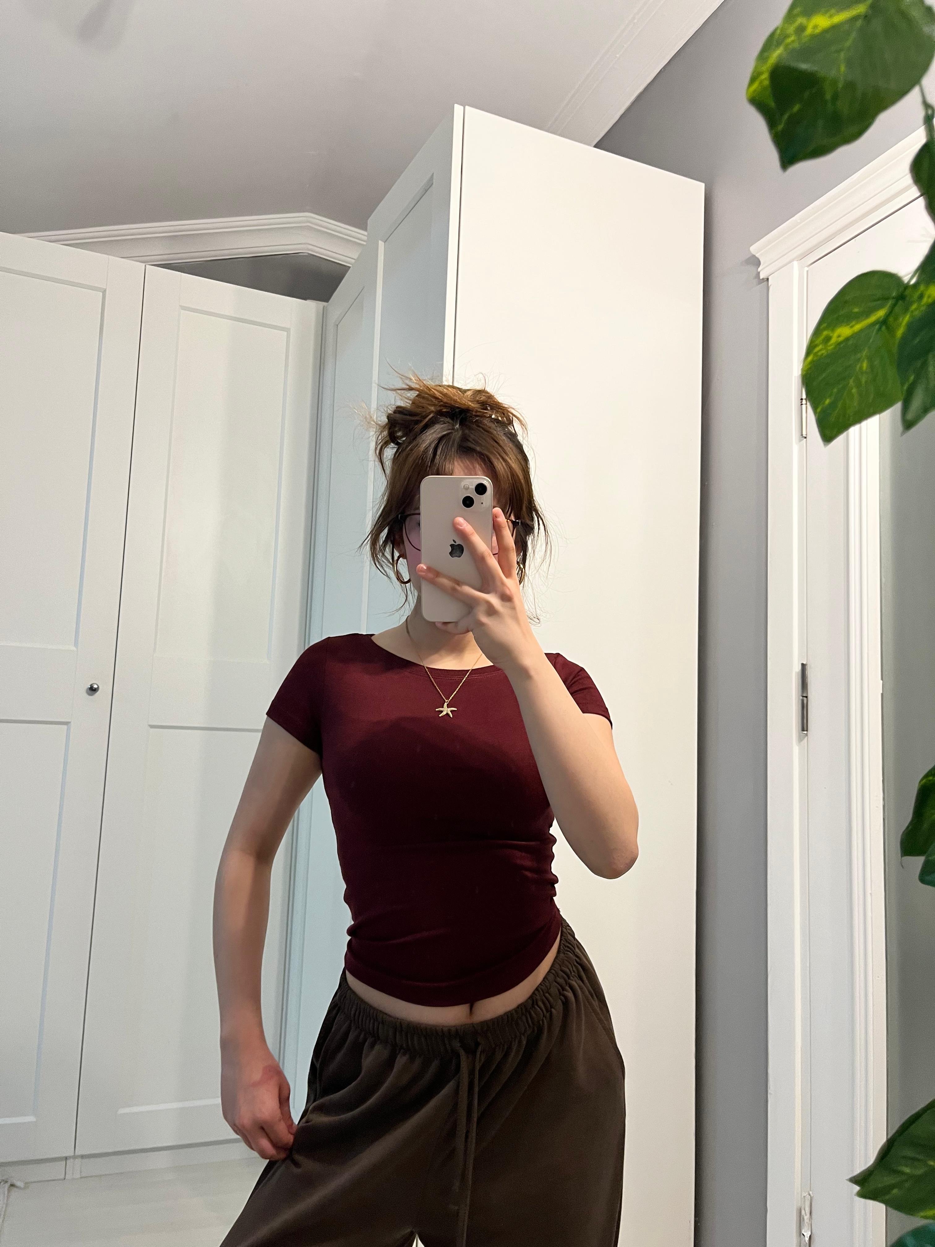 Geniş yaka kısa kollu koyu bordo bluz image