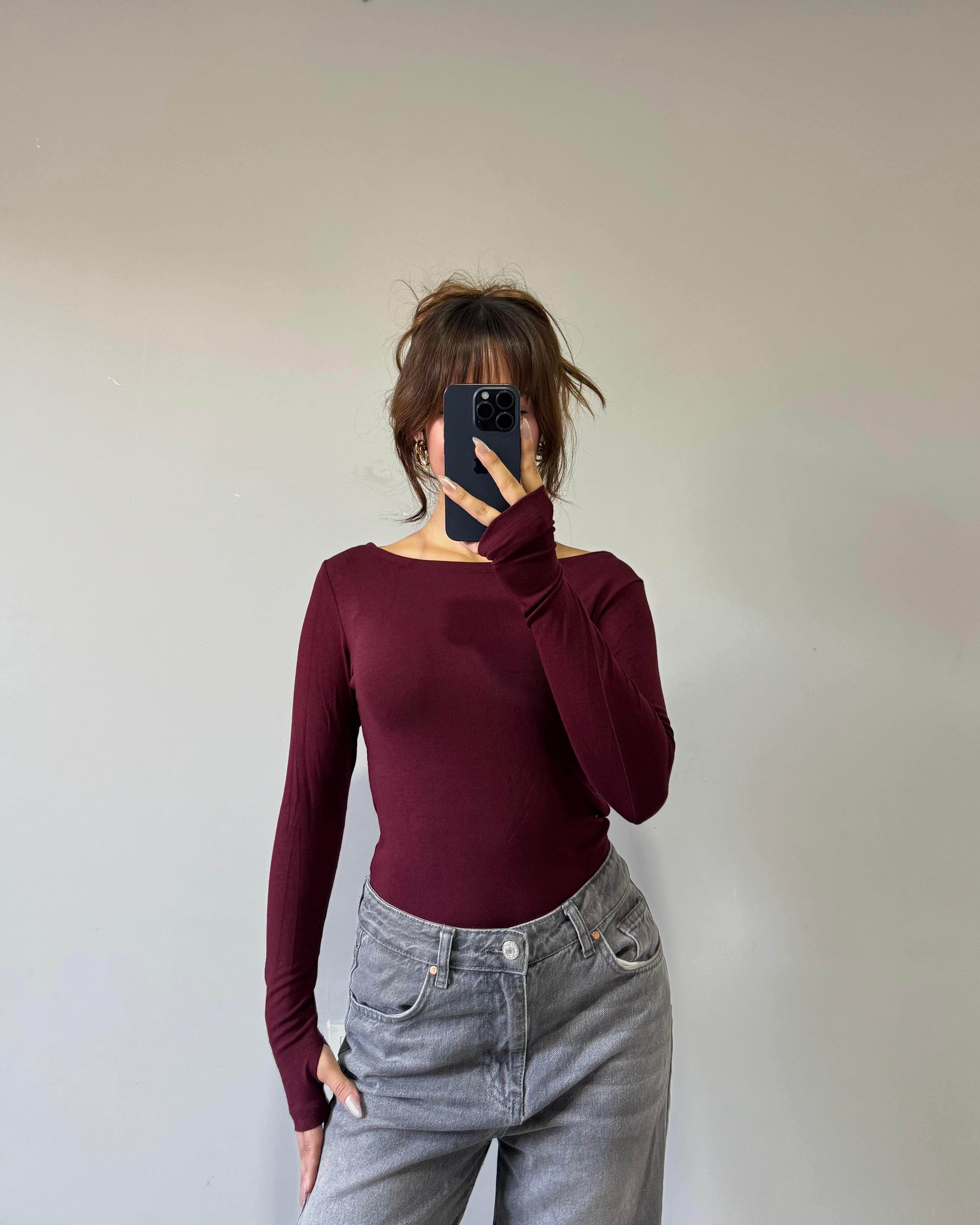 Geniş yaka uzun kollu bluz