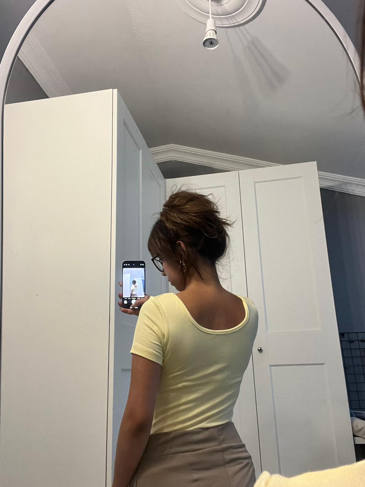 U yaka kısa kollu bluz