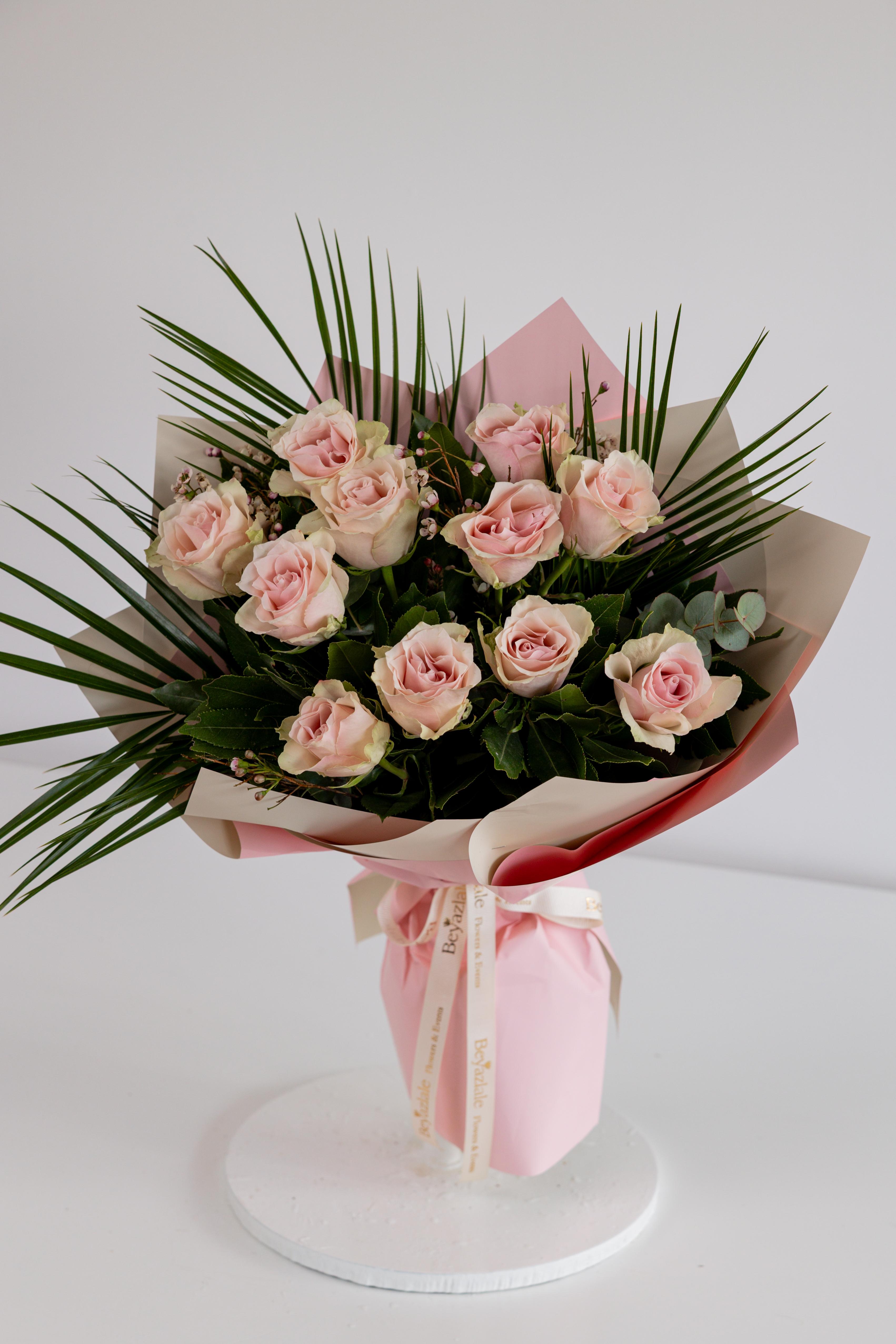 Açık Pembe Athena Gül Buketi